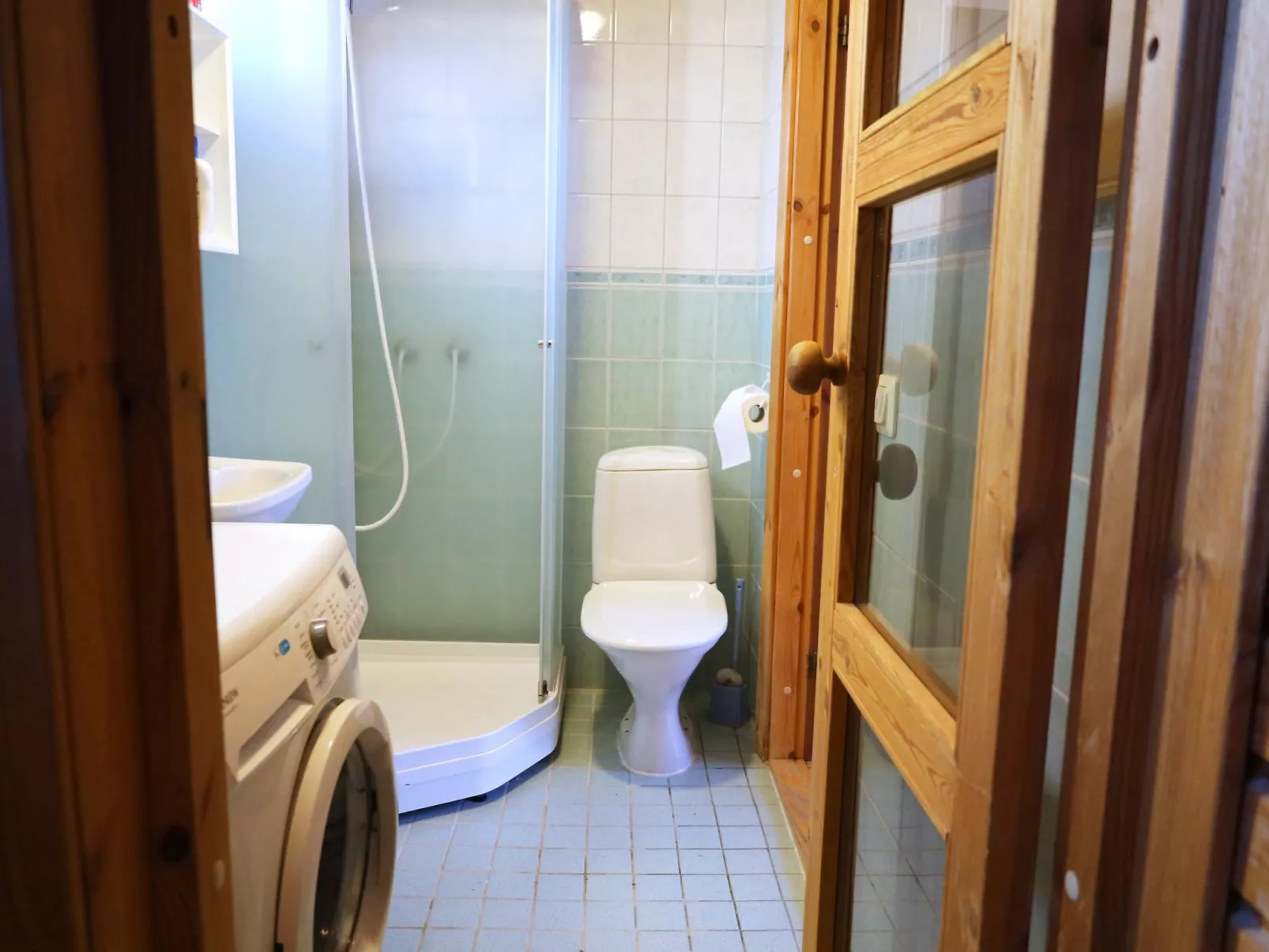 Joutsenlaulu - Binnen