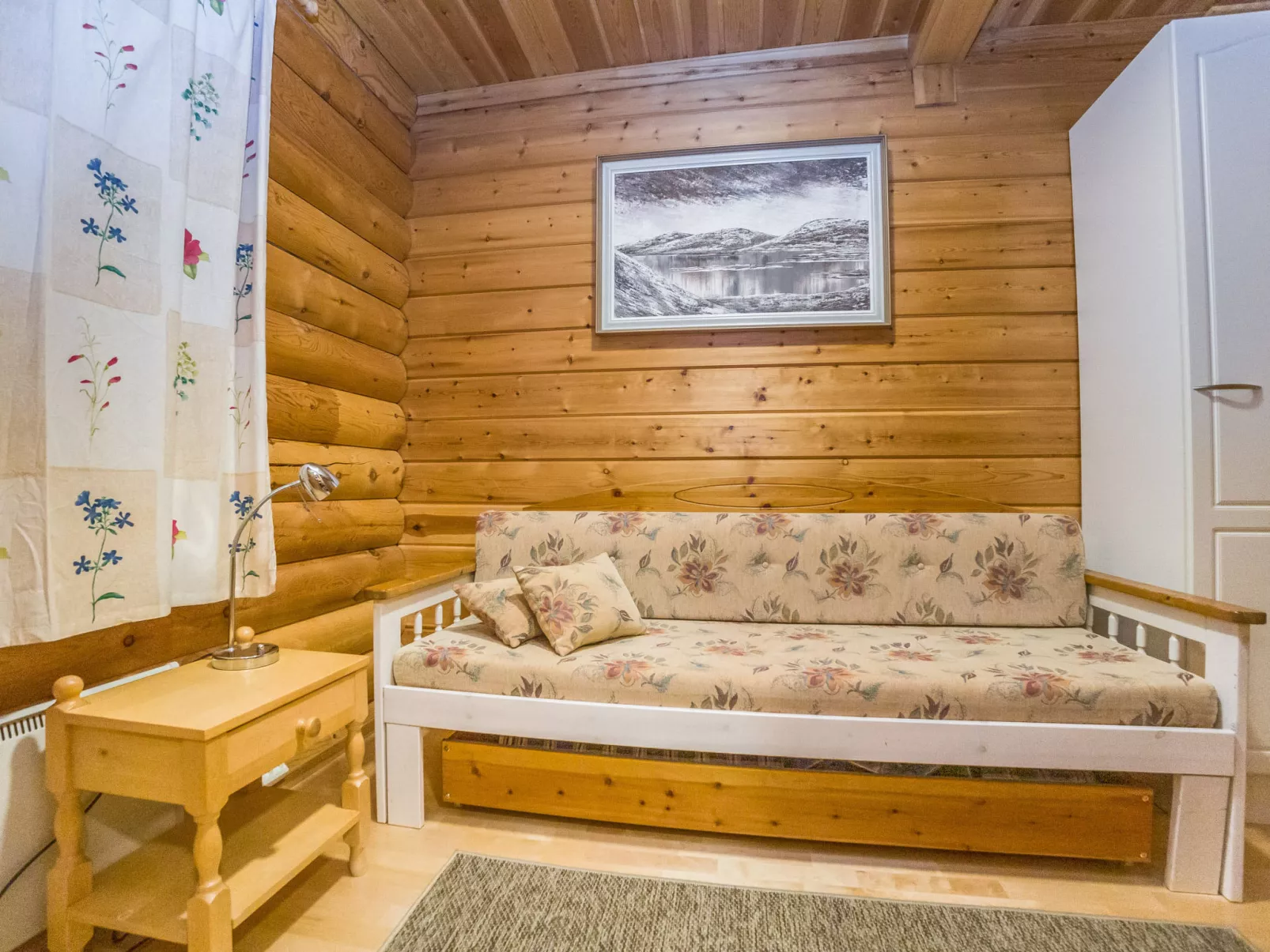 Kaukonraitti 4 c 2 - Binnen