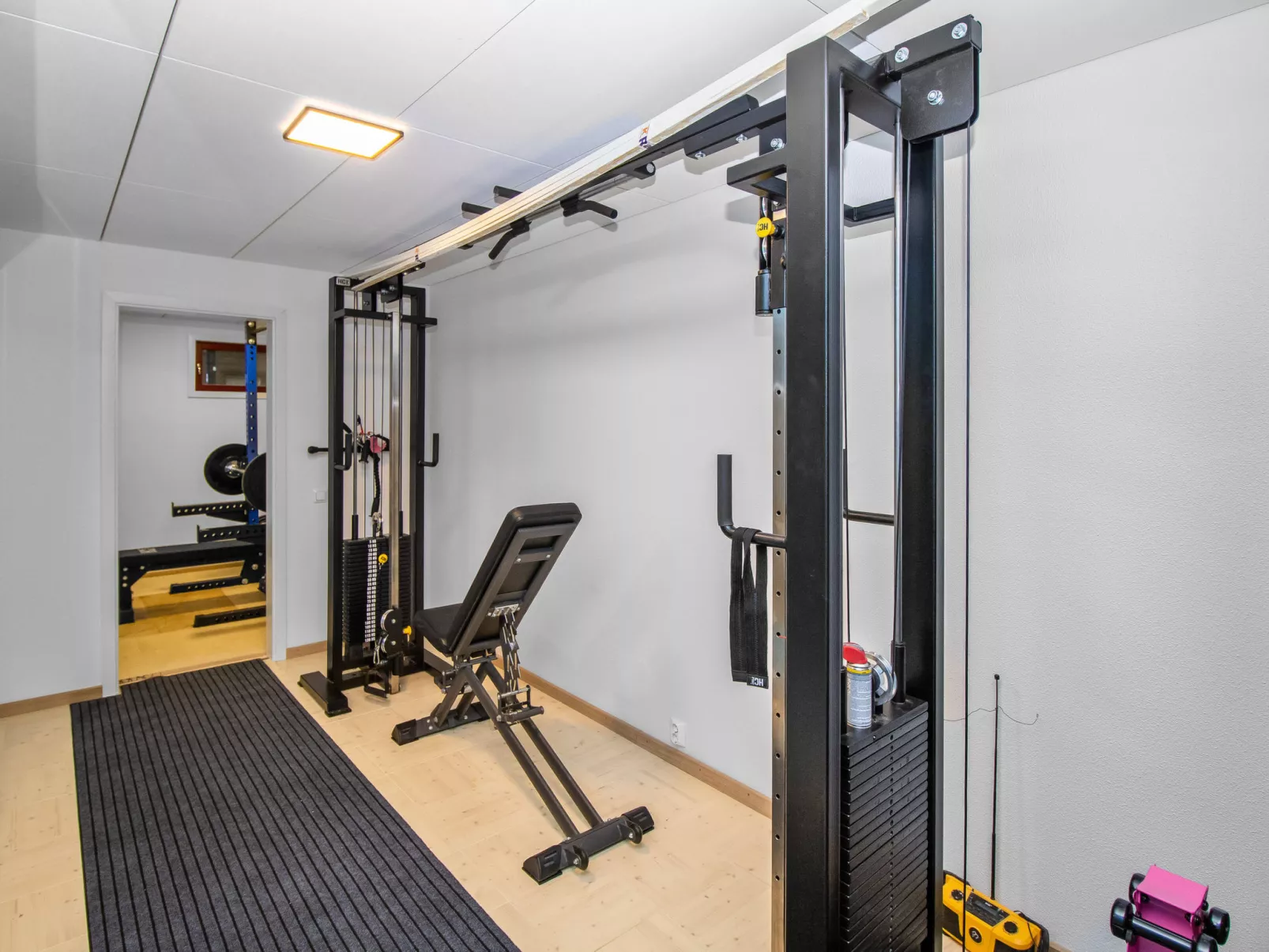 Tuiskukuru a - Binnen