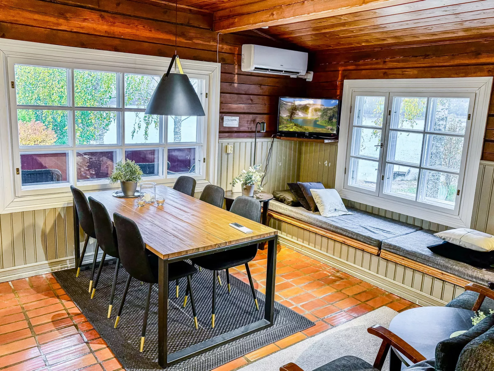 Peltosirkku - Binnen