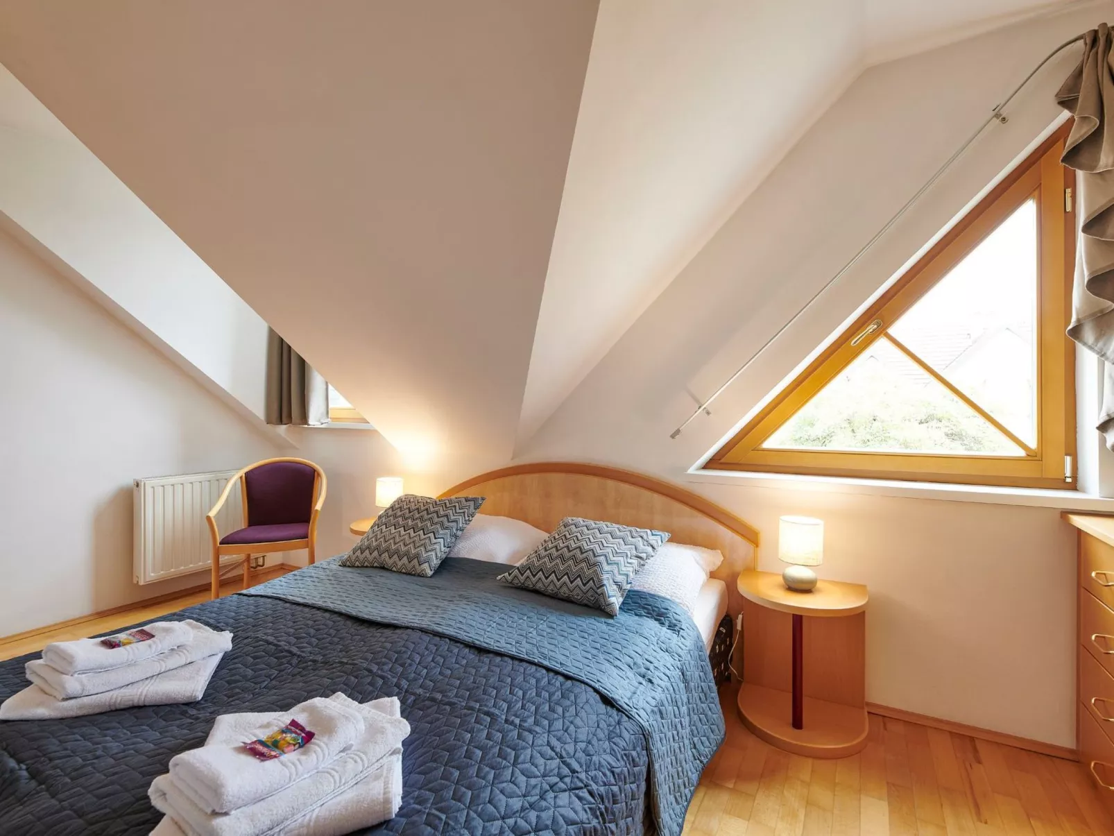 DAS BURGENNEST - Binnen