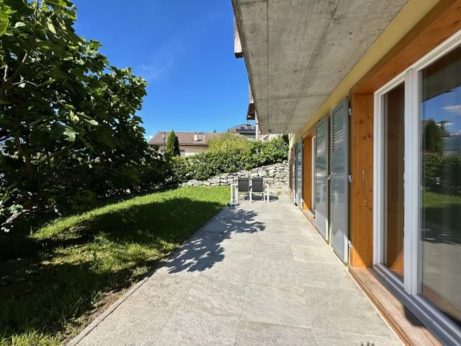 Why not à 5 mns de Sion - Buiten