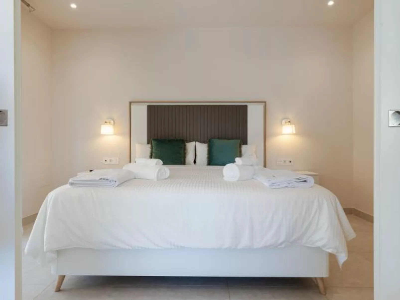 Jardinana - apartment with two bedrooms close to b - Image-tags.info