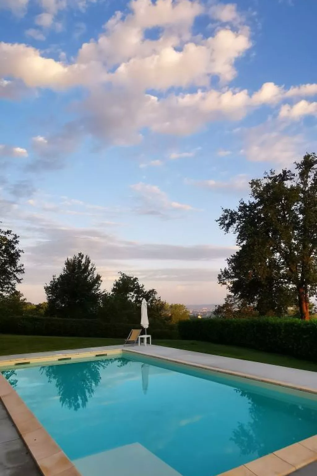 In Azzano D'asti mit Kleiner Terrasse - Image-tags.info