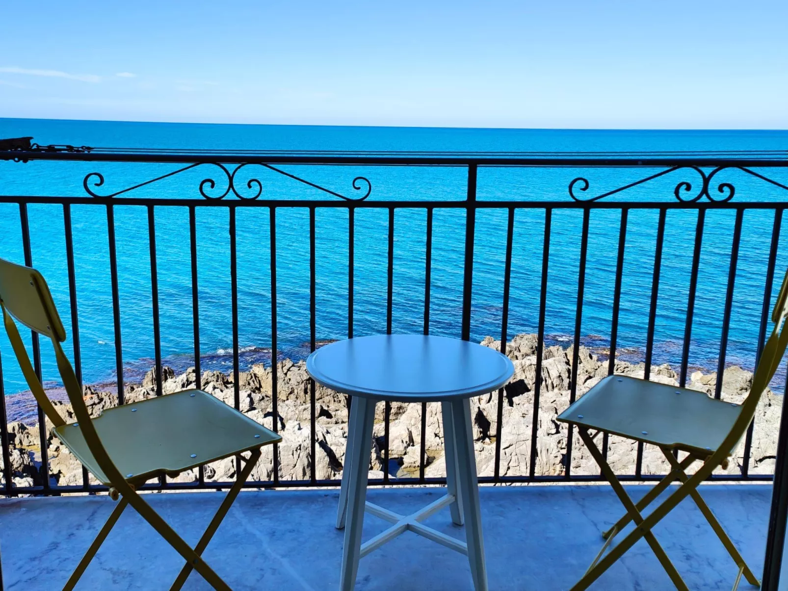 Studio-Apartment im alten Stadtzentrum mit schöner Aussicht und Balkon mit Blic - Image-tags.info