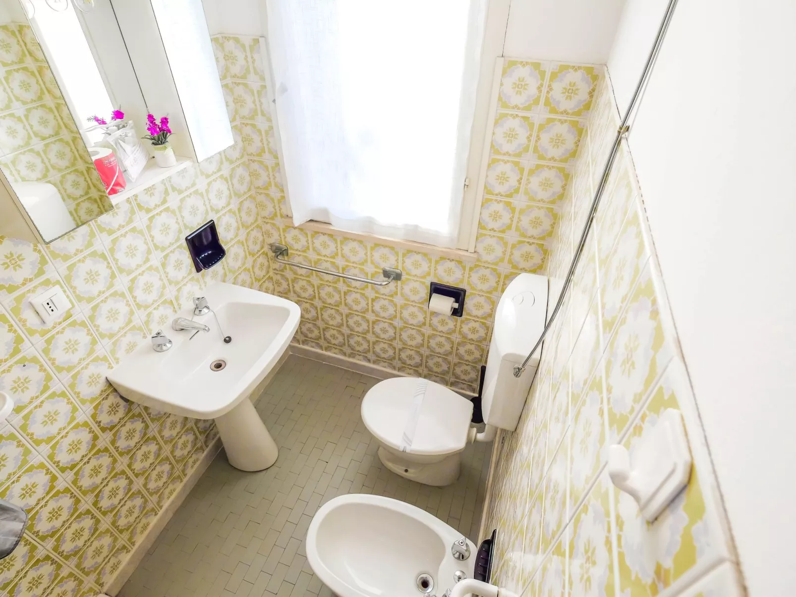 Cottage mit großem Garten, Klima, 6 Gäste - Binnen