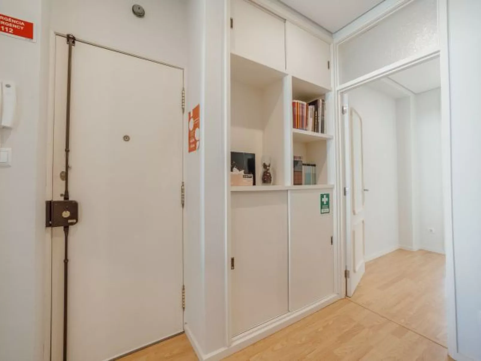 DOWNTOWN DESIGN WITH BALCONY by VACATIONY - Binnen