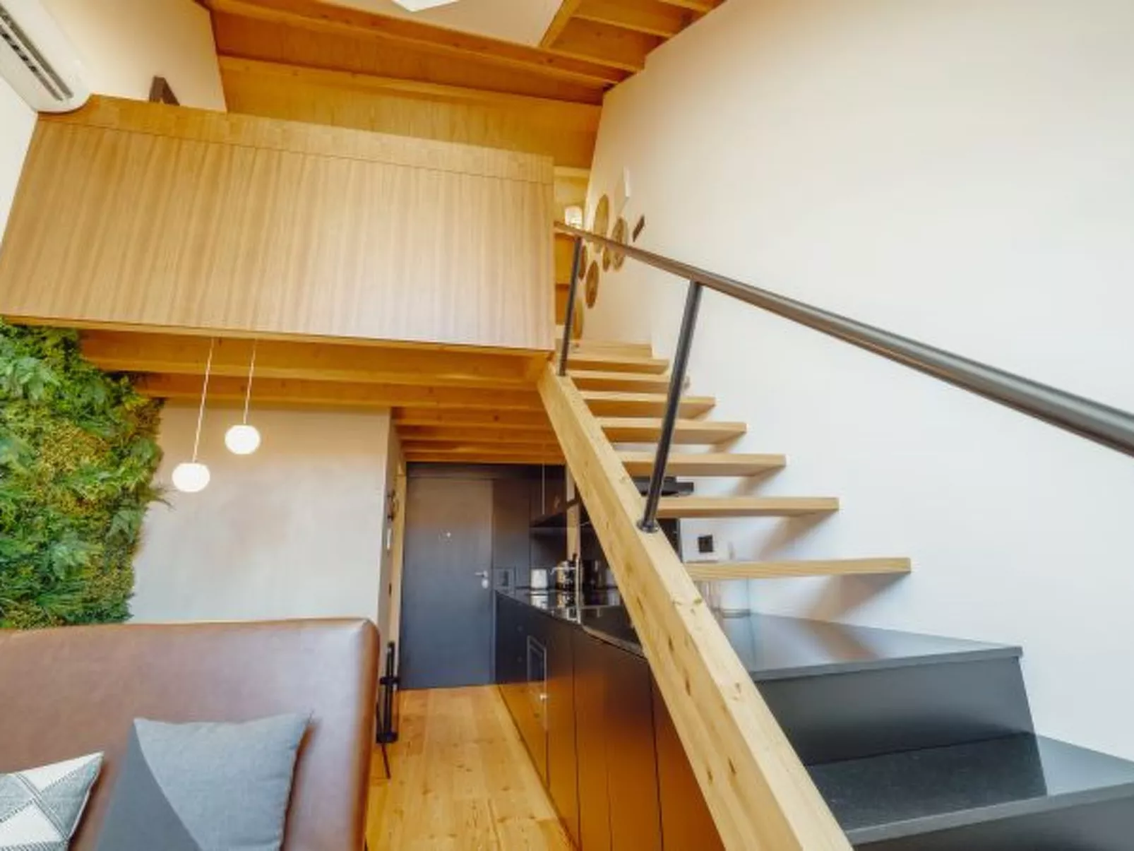 ELEGANT DOWNTOWN APARTMENT by VACATIONY - Binnen