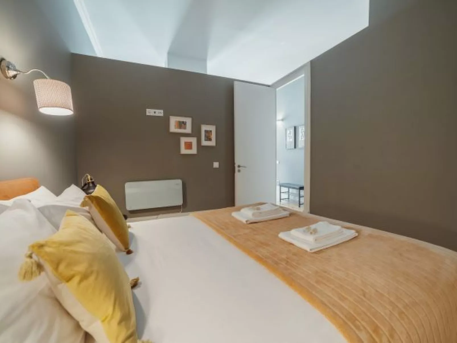 DOWNTOWN EXCELLENCE APARTMENT by VACATIONY - Binnen