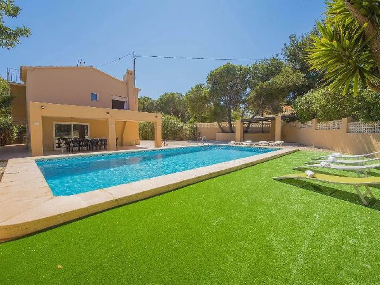 Villa Bernia - PlusHolidays - Image-tags.info