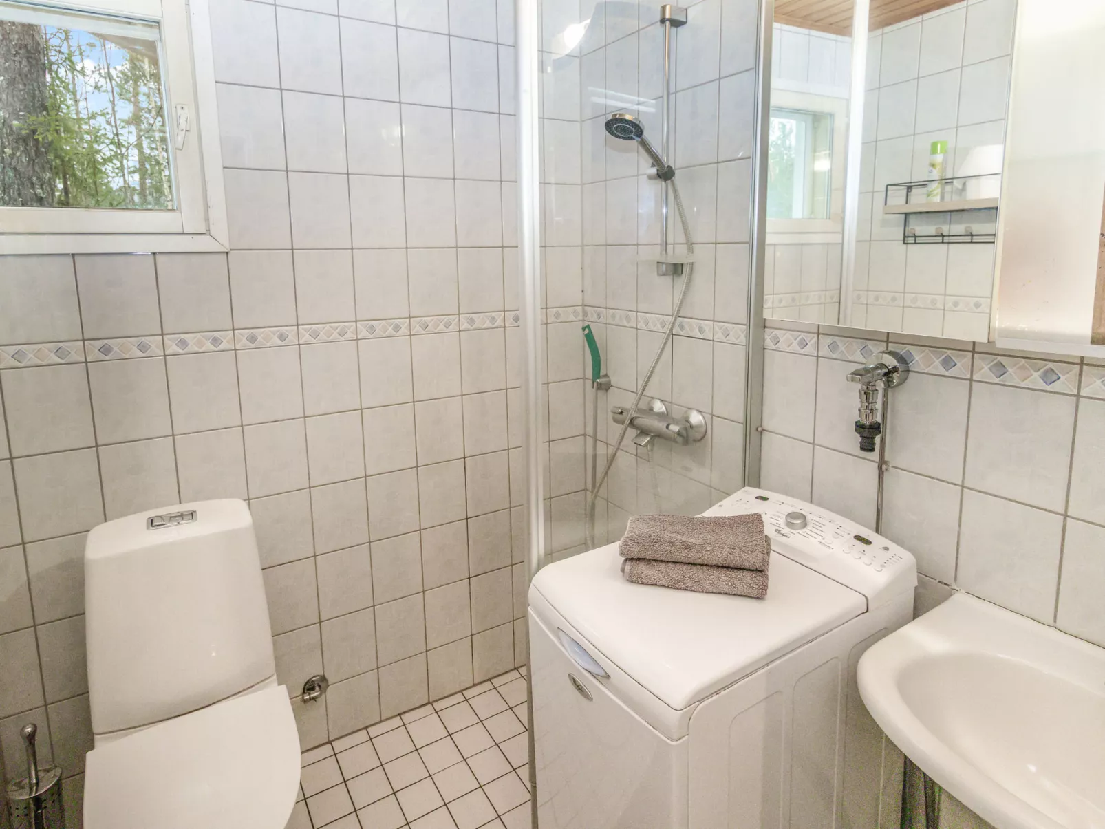 Korpilammenhuvilat 7b - Binnen