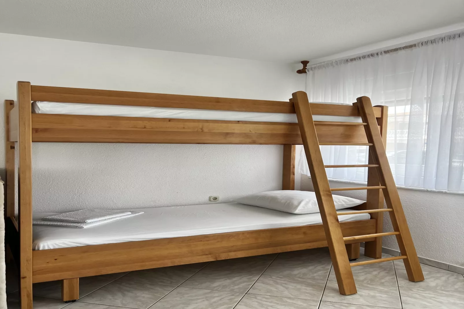 Apartment Lavaran 1 - Slaapkamer