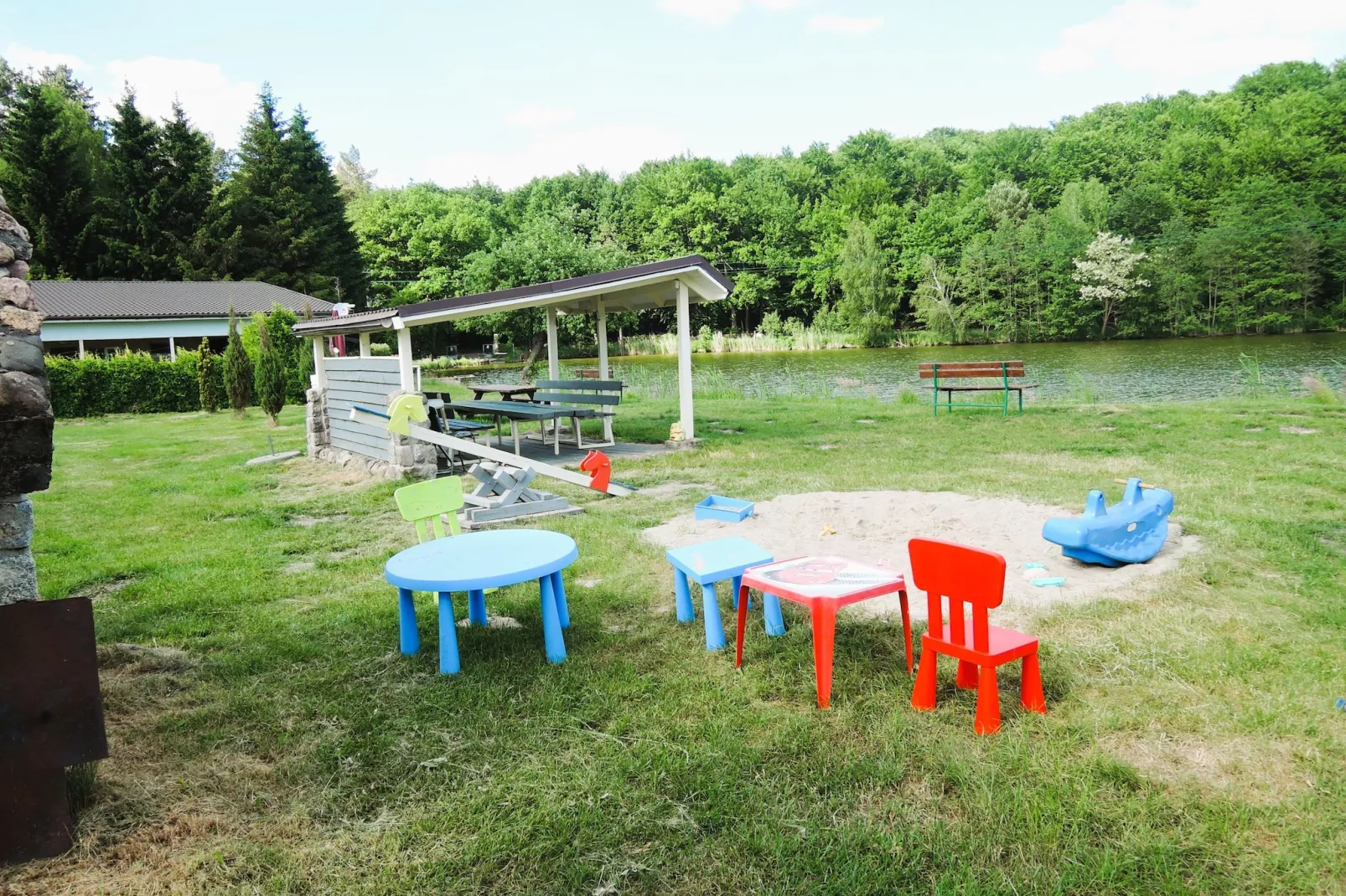 Holiday complex in Jezierzyce by Szczecin at the lake 30 qm for 4 persons Typ C Zolty - Tuinen zomer