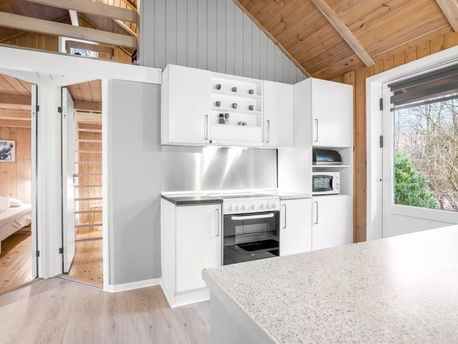 "Heina" - 25km from the sea - Binnen