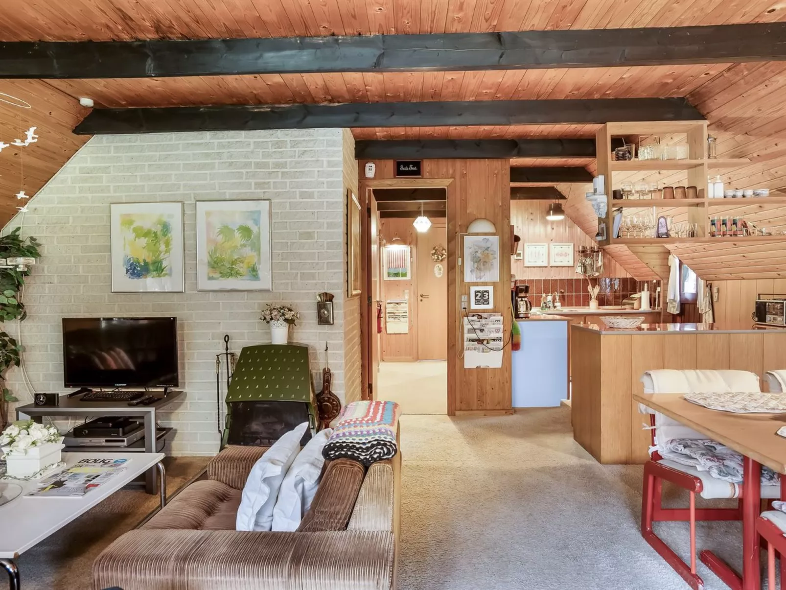 "Adina" -  from the sea - Binnen