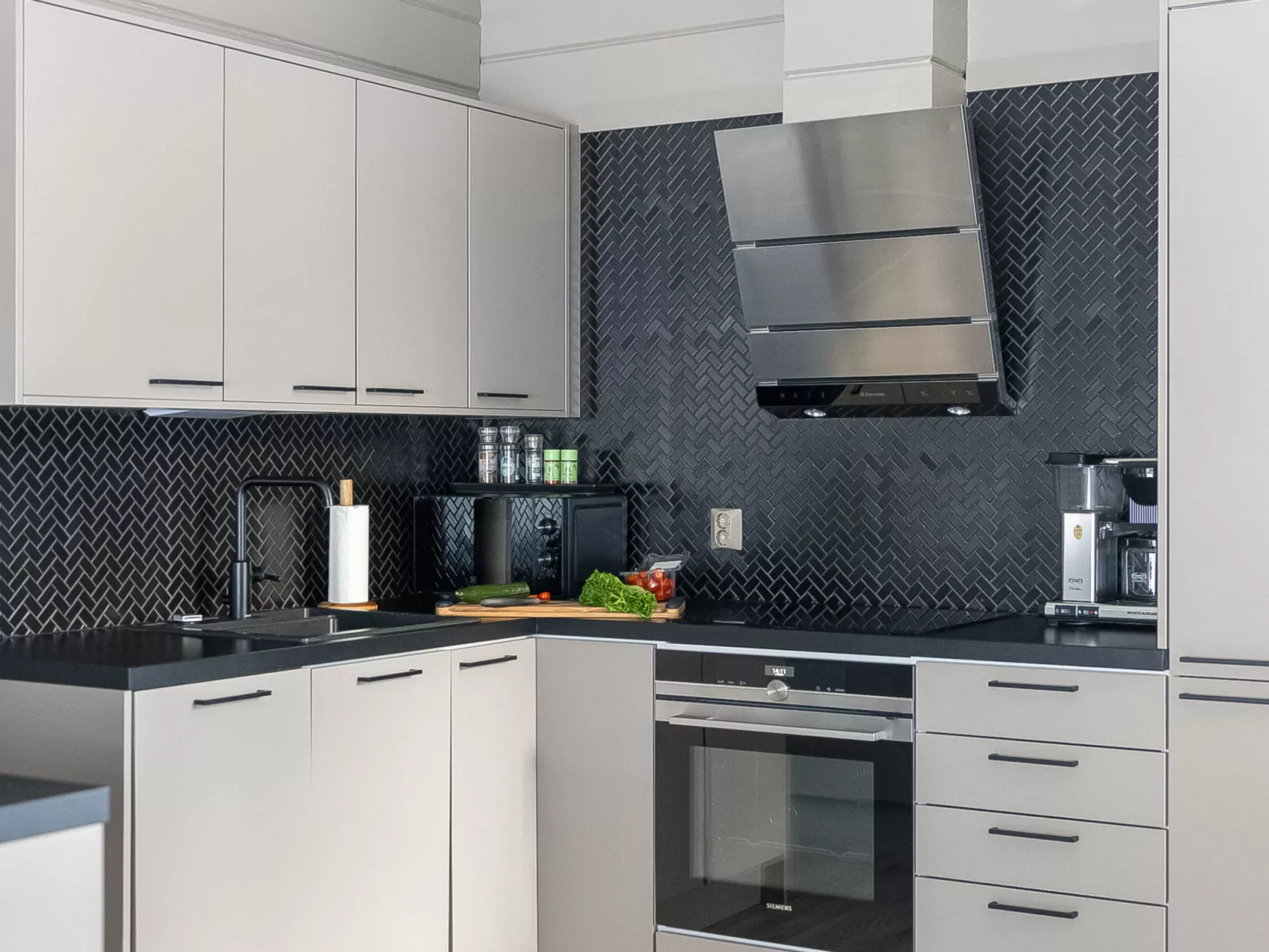 Loma-saaga 3 - Binnen