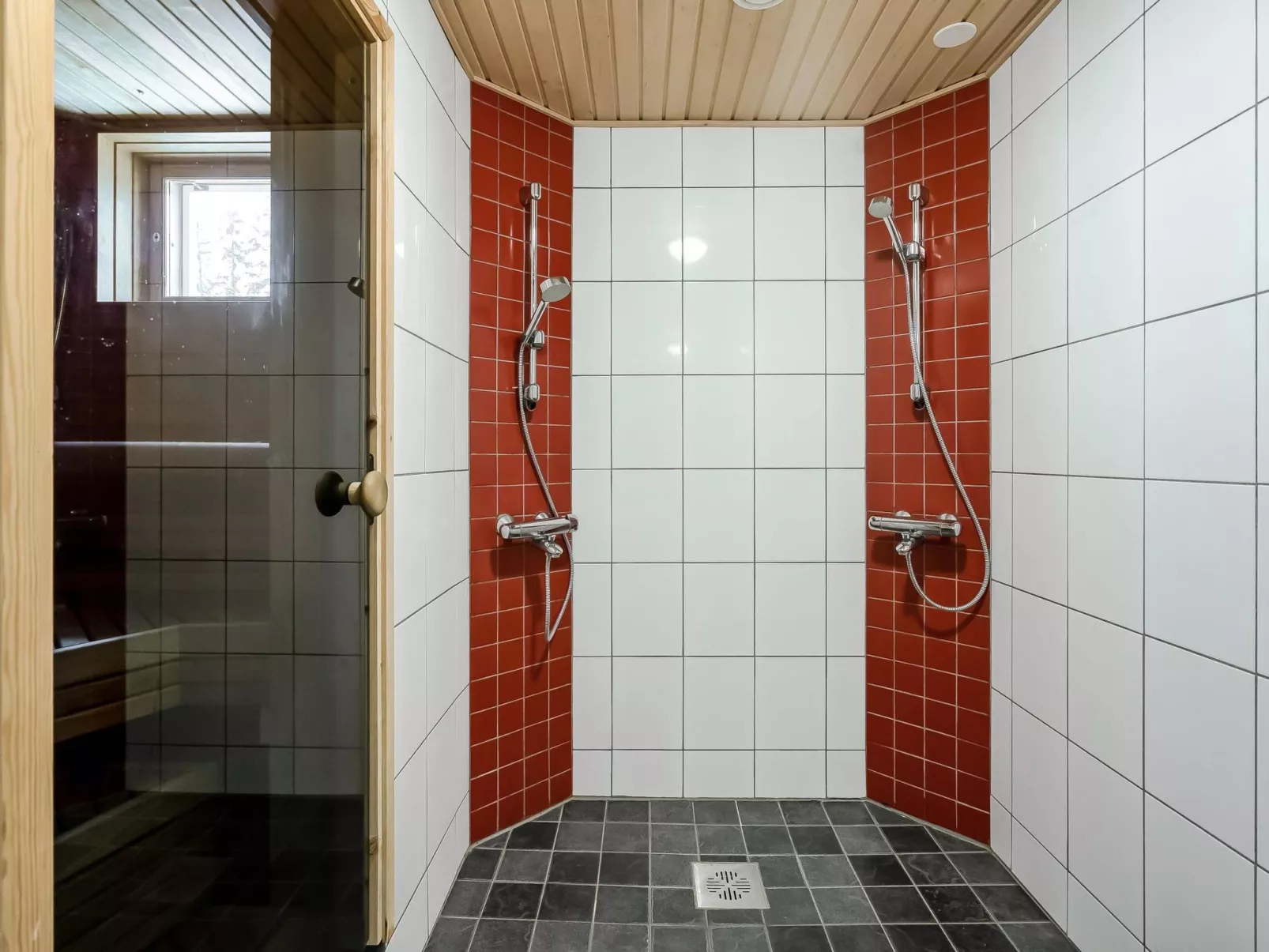 Mustijoenranta - Binnen