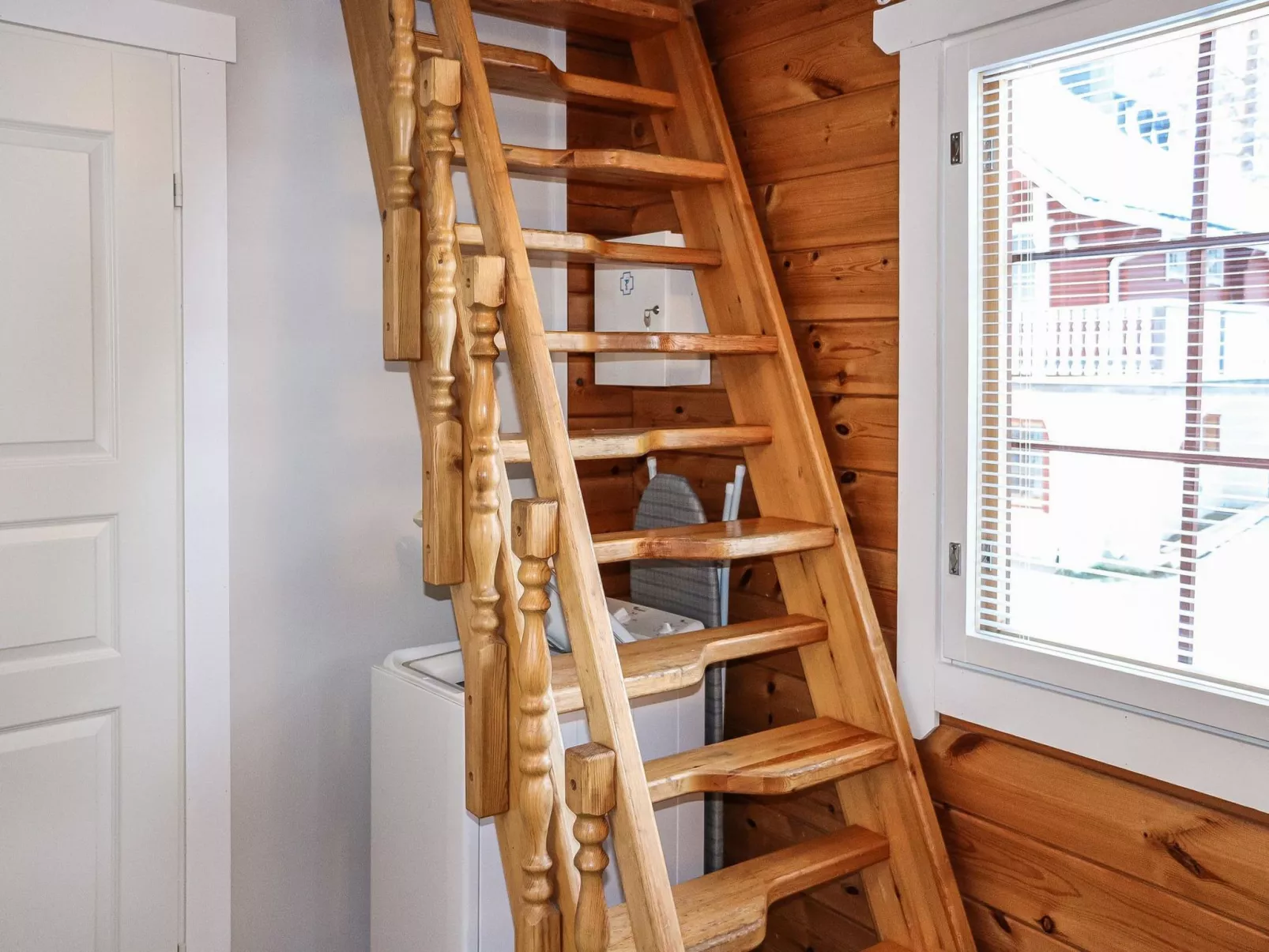 Alppikylä 8a paritalo - Binnen