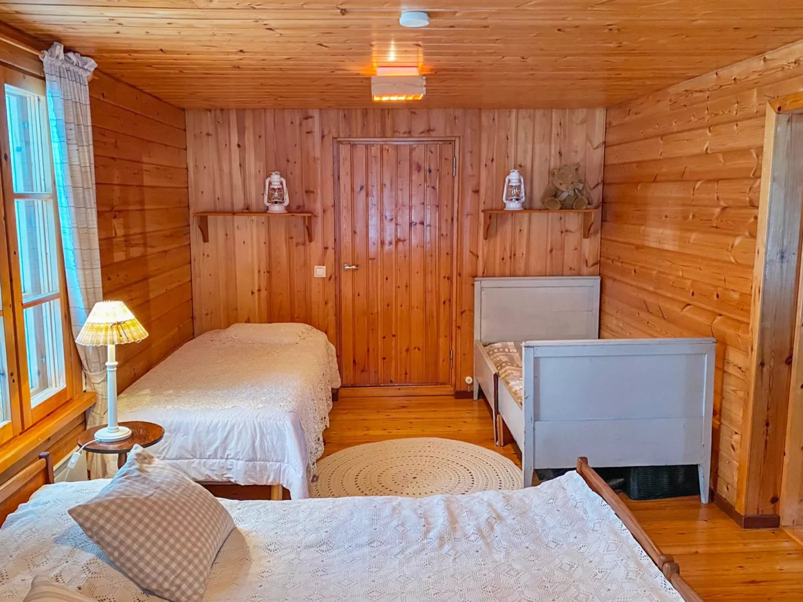 Laattajan hirsipirtti - Binnen