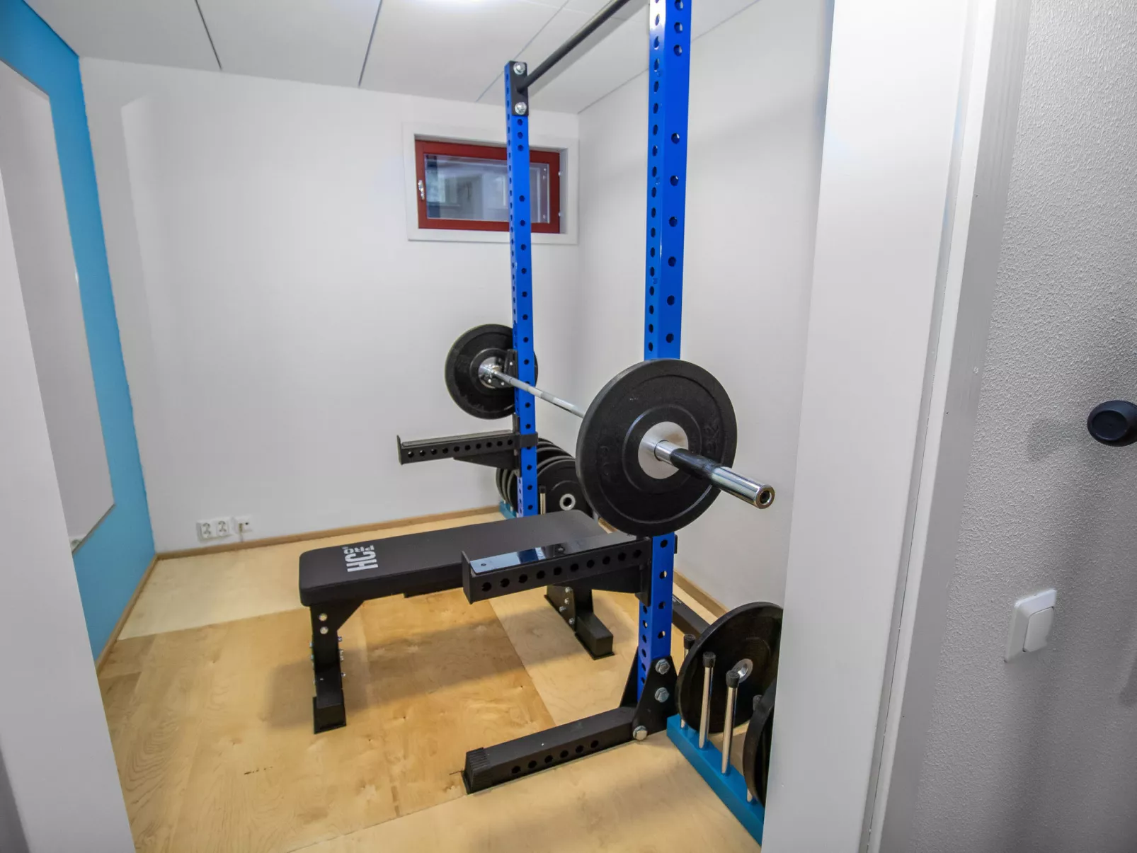 Tuiskukuru a - Binnen