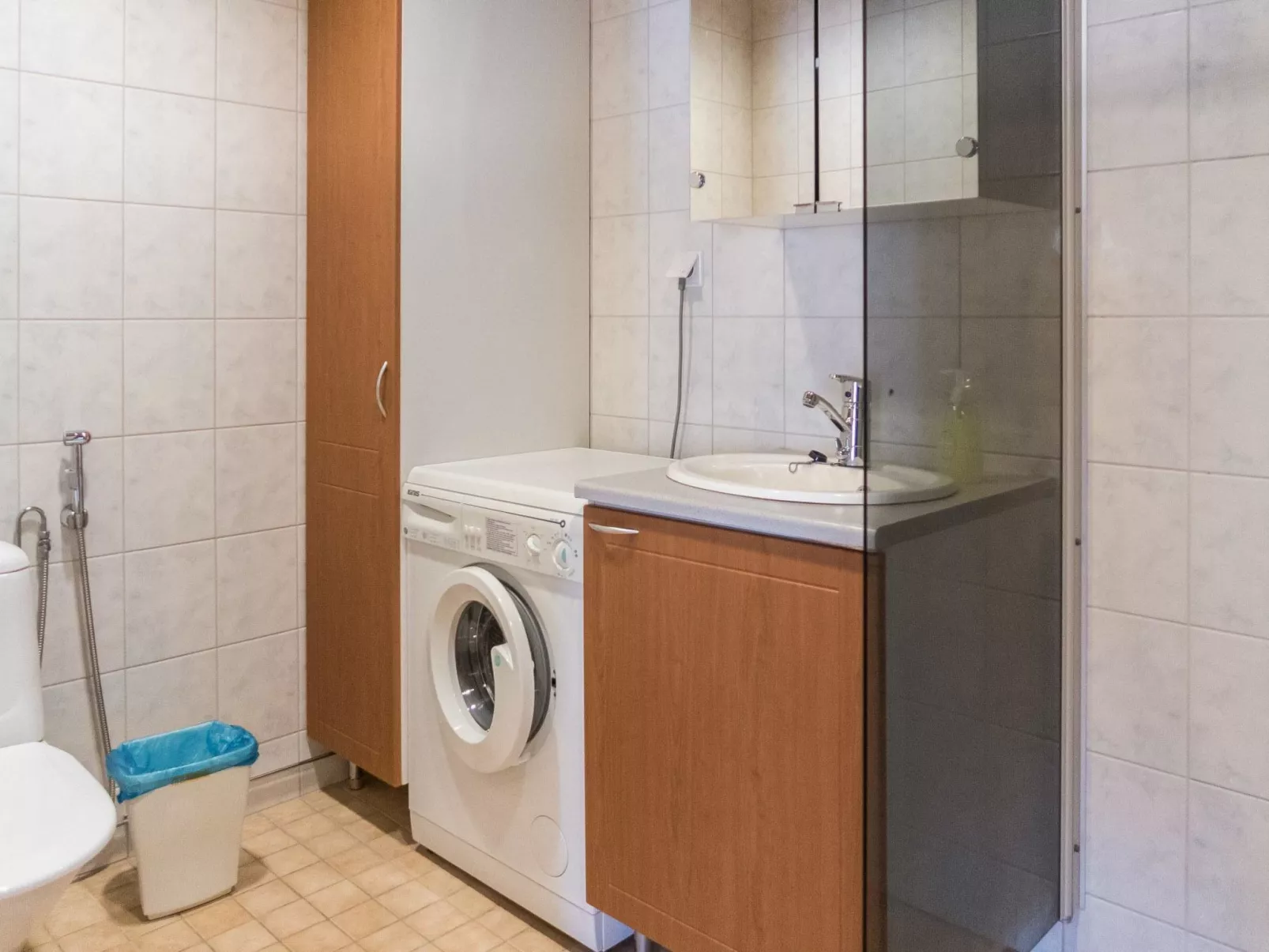 Klz 5. nefriitti - Binnen