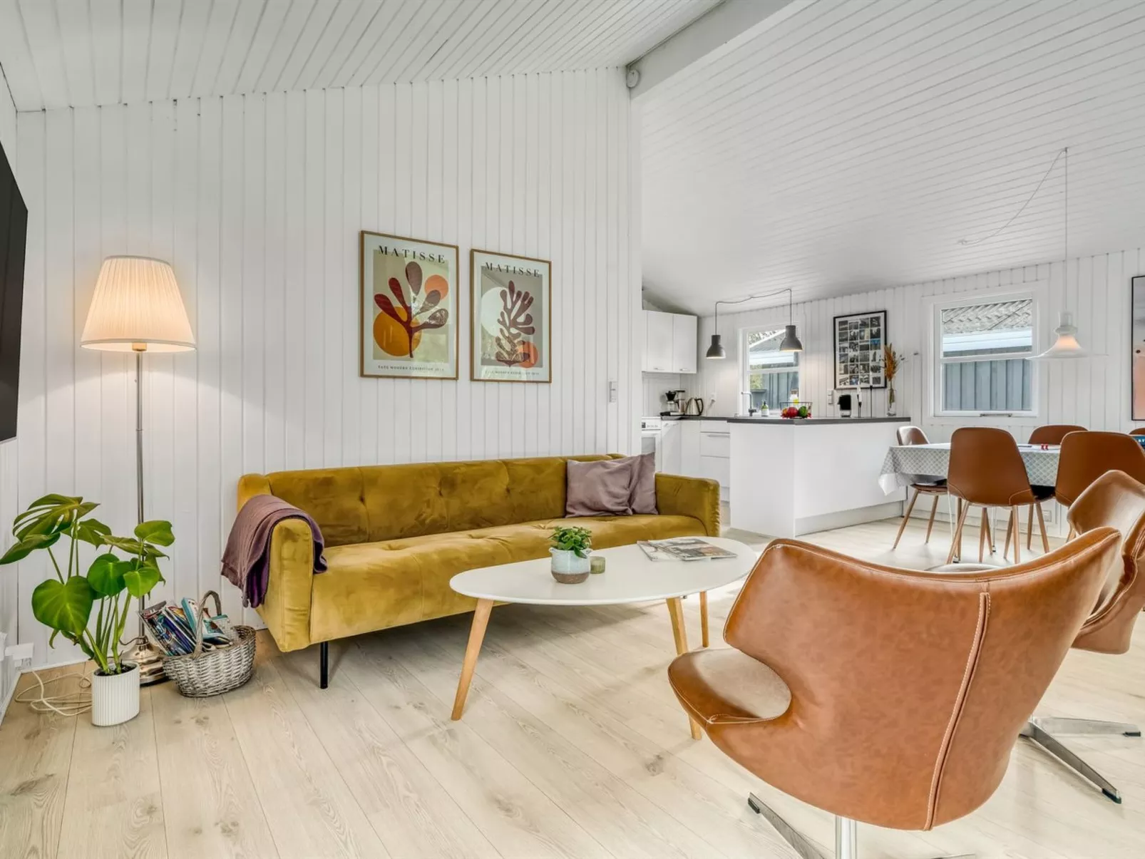 "Annamie" - 1.8km from the sea - Binnen