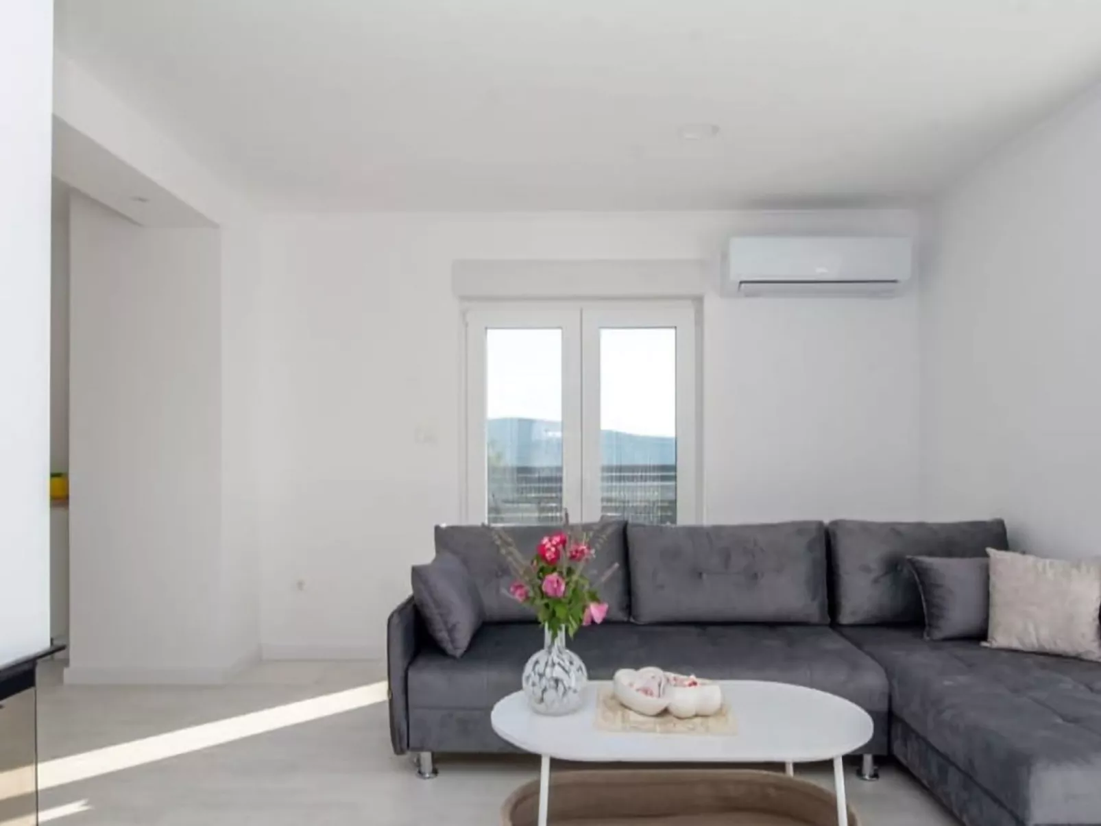 "Luxury Grey house" - Binnen