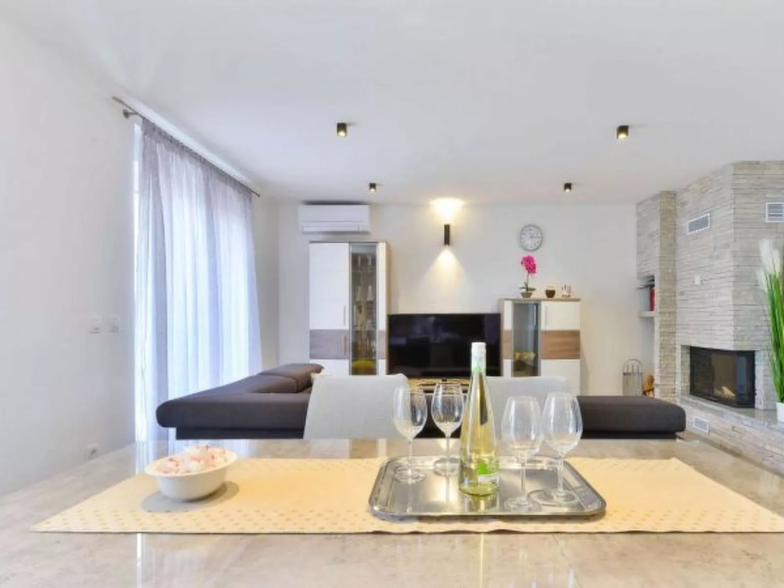 Modern Villa Futura with pool - Binnen