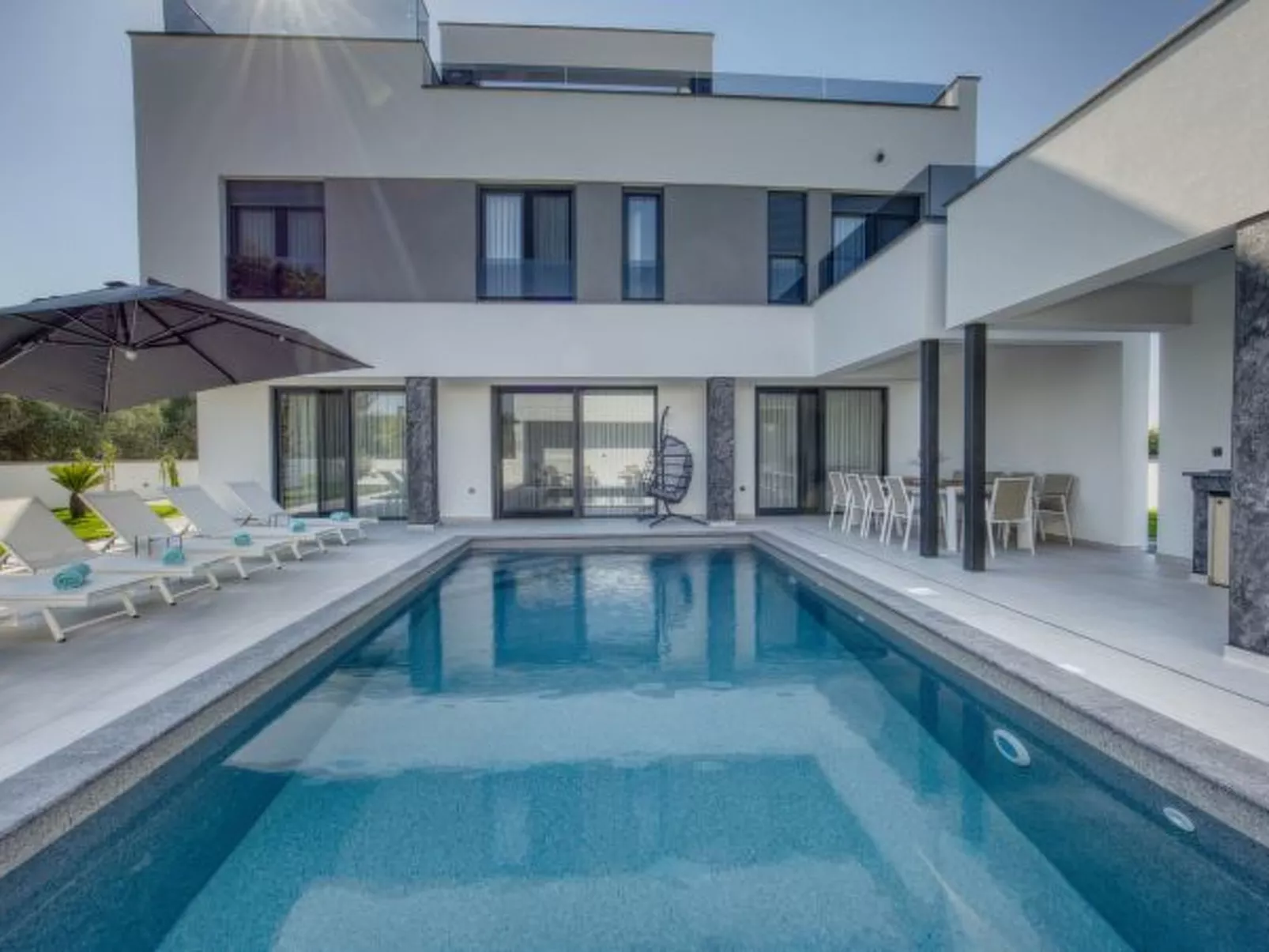 Villa Elena with two pools and spa - Image-tags.info