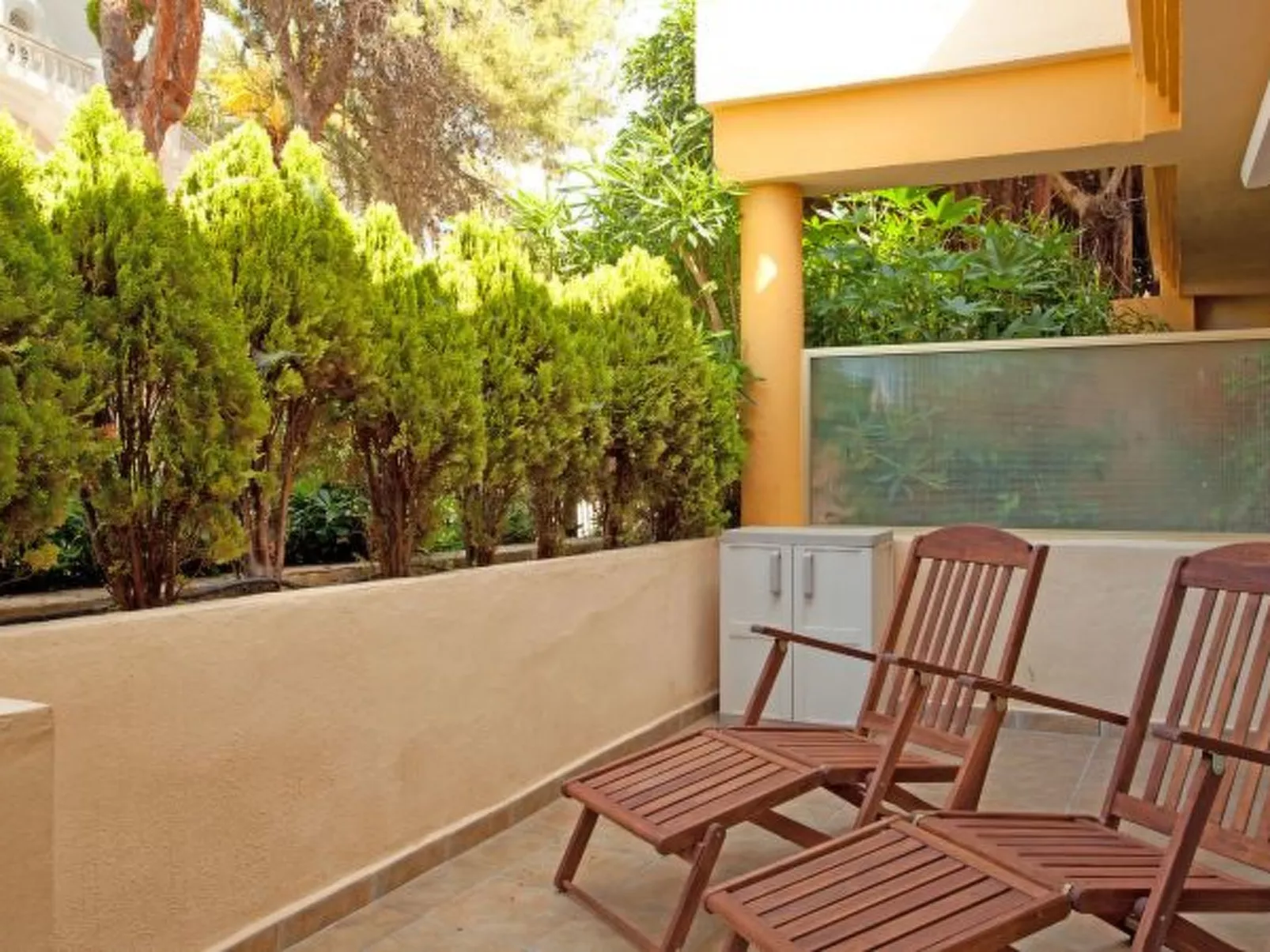 Beachside apartment in Elviria, Romana Playa - Image-tags.info