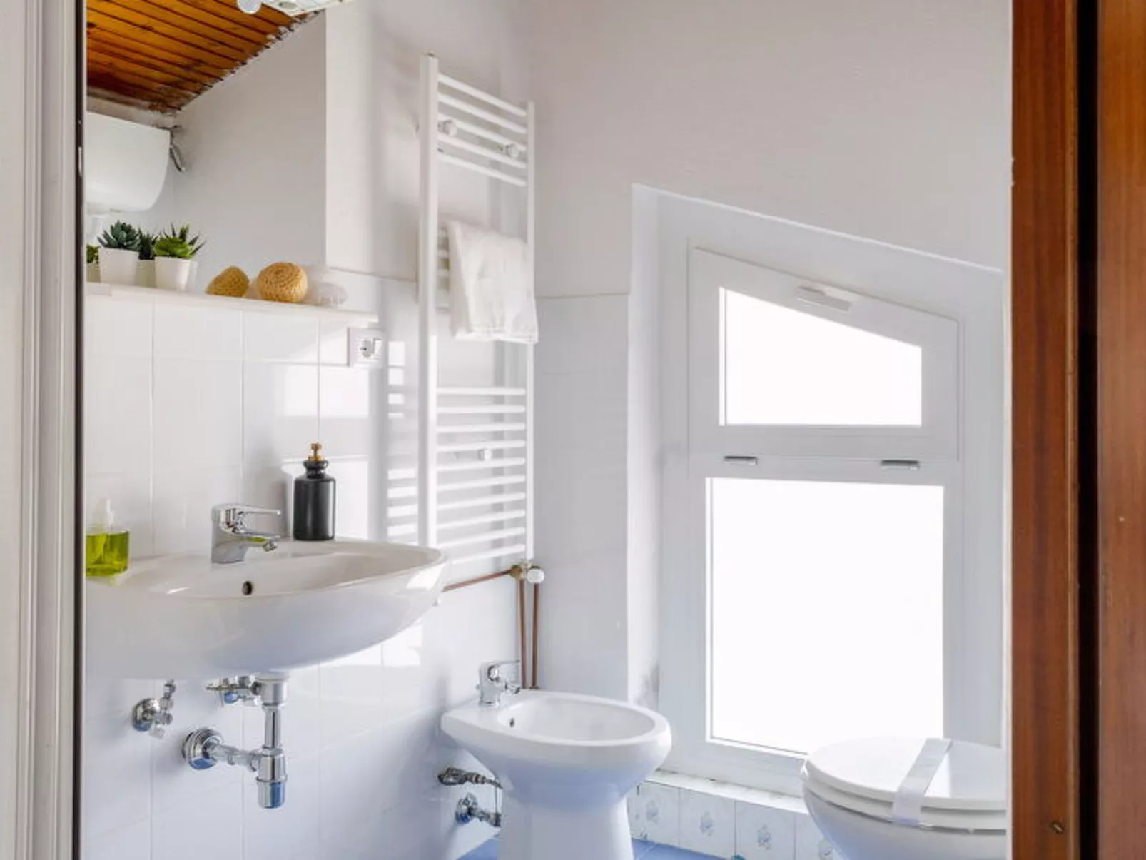 Sopraloreto Apartment - Image-tags.info