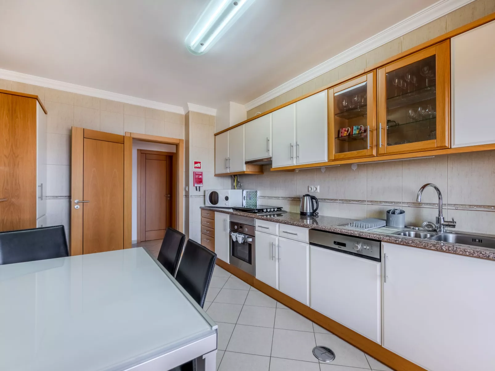 Cristina Inn - Binnen