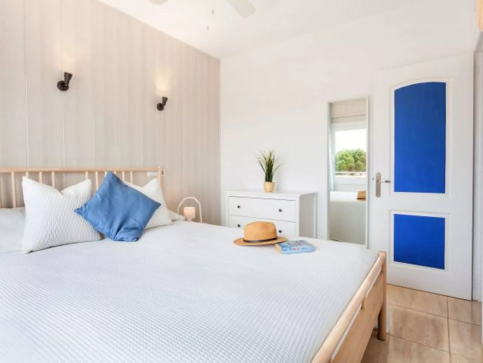 La Ola Beach House - Image-tags.info