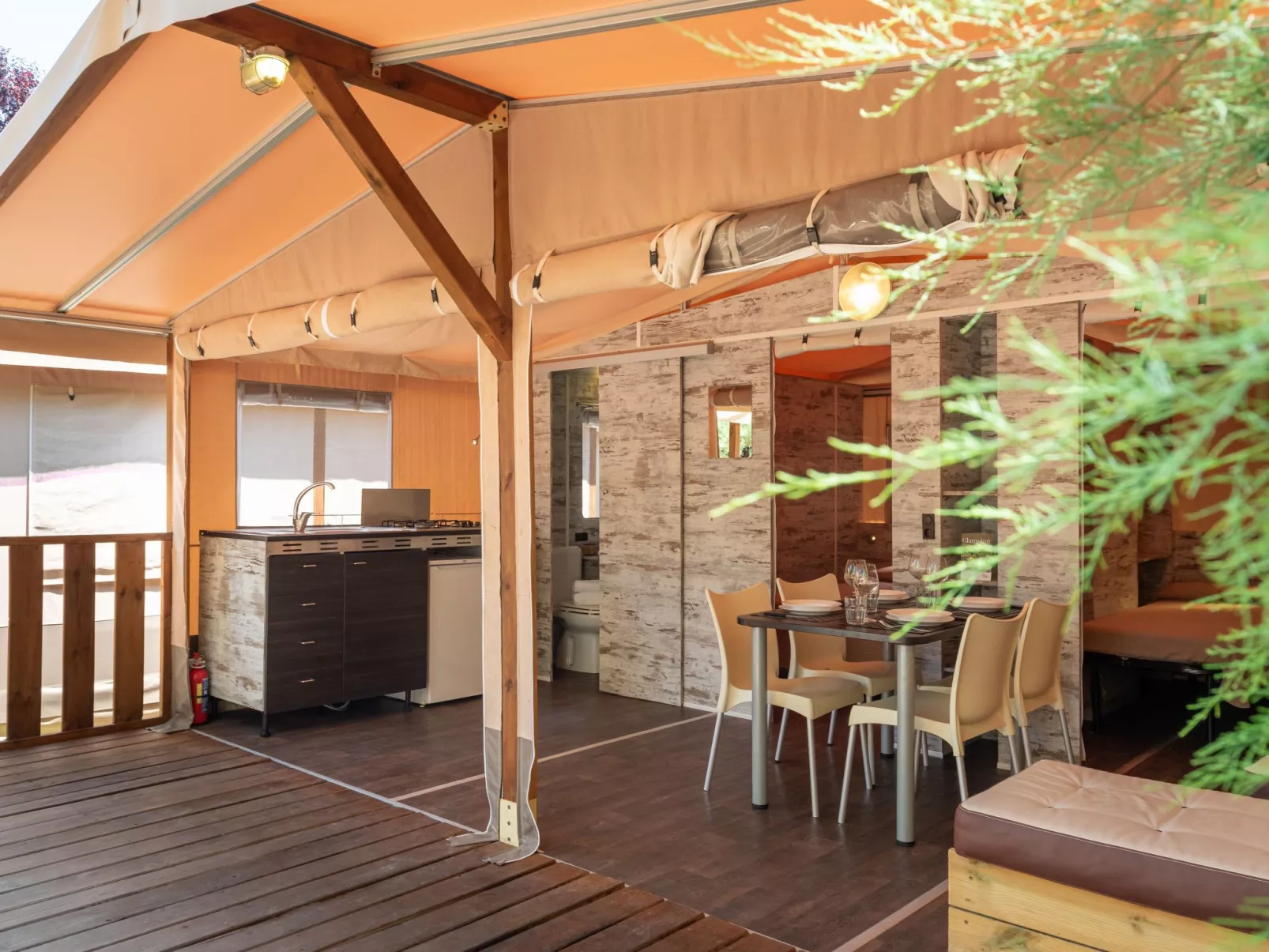 Safari-Lodge-Zelt in Castiglione della Pescaia - Buiten