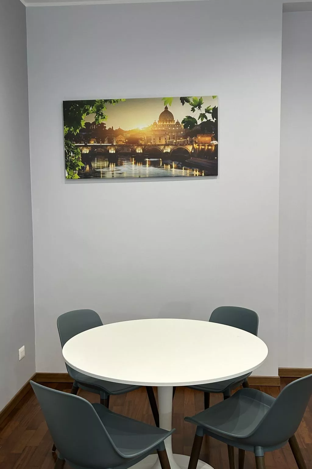 'Vatican Vibes - Binnen