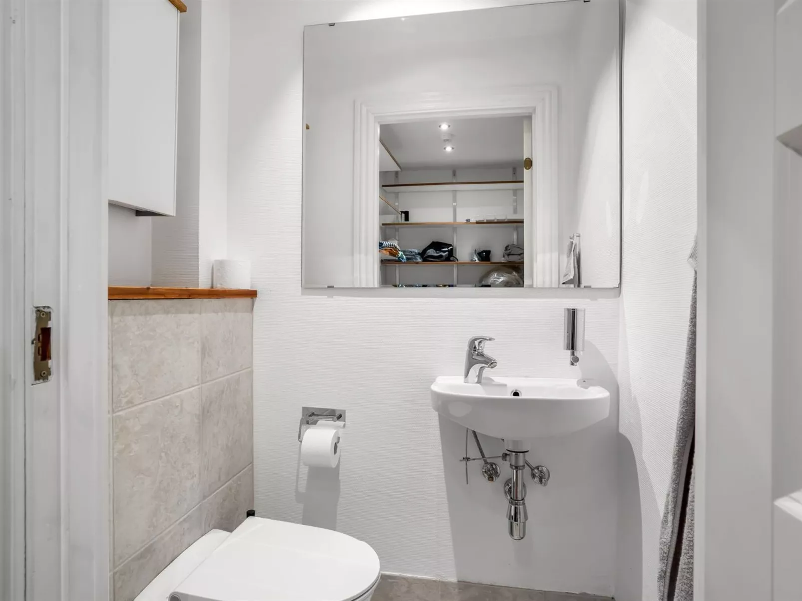 "Elene" -  from the sea - Binnen