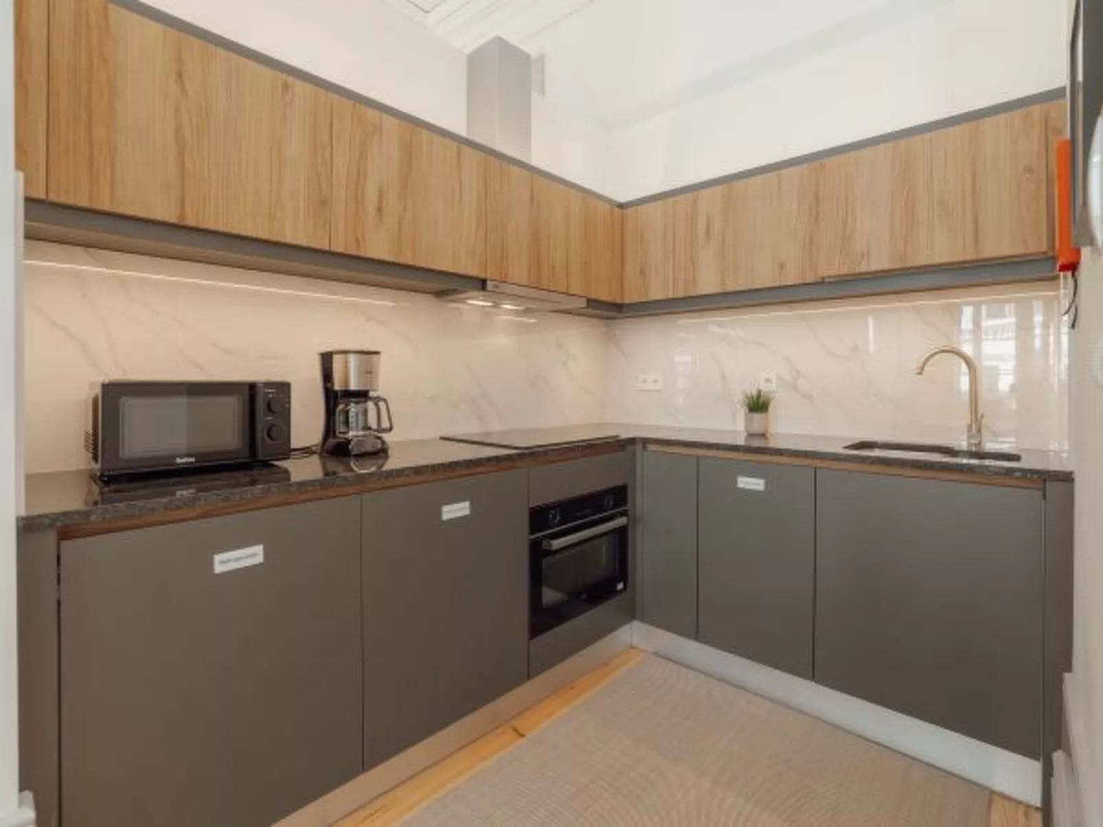 HEART OF PORTO APARTMENT A by VACATIONY - Binnen