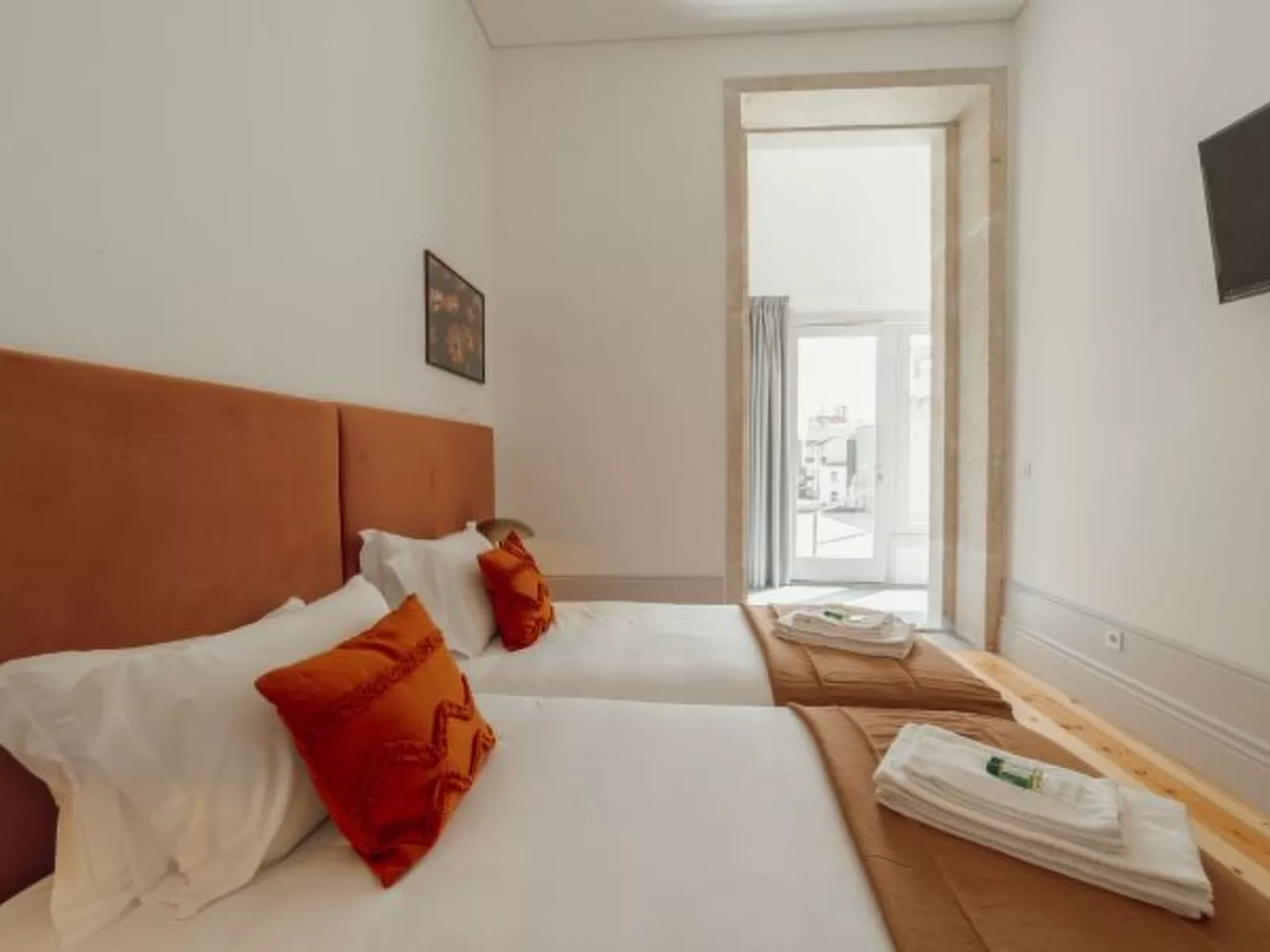 HEART OF PORTO APARTMENT B TERRACE by VACATIONY - Binnen