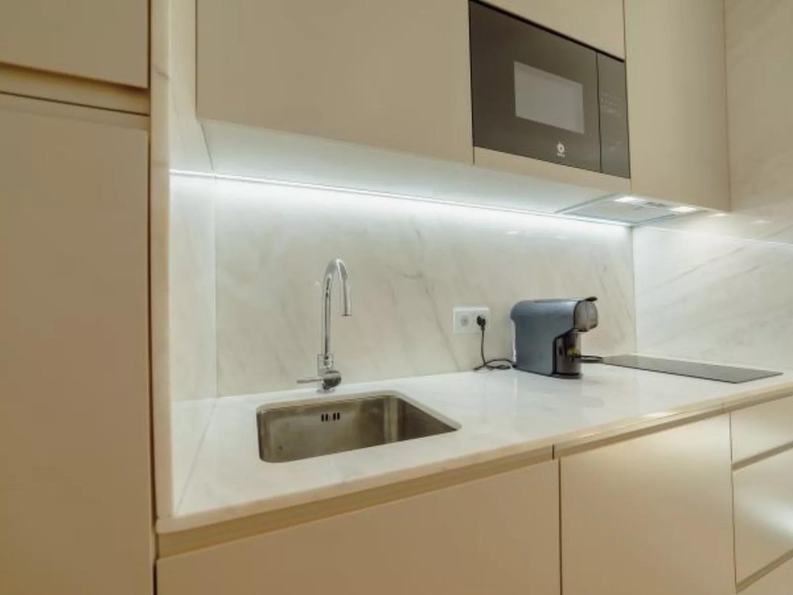 LEGACY OPORTO DESIGN APARTMENT D by VACATIONY - Binnen