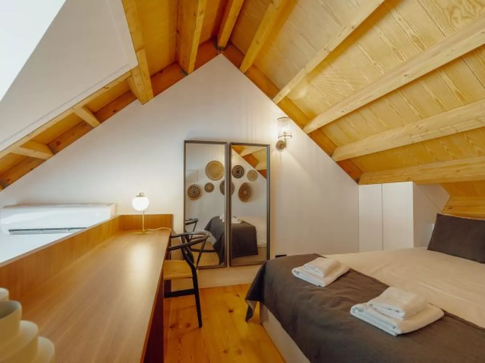 ELEGANT DOWNTOWN APARTMENT by VACATIONY - Binnen