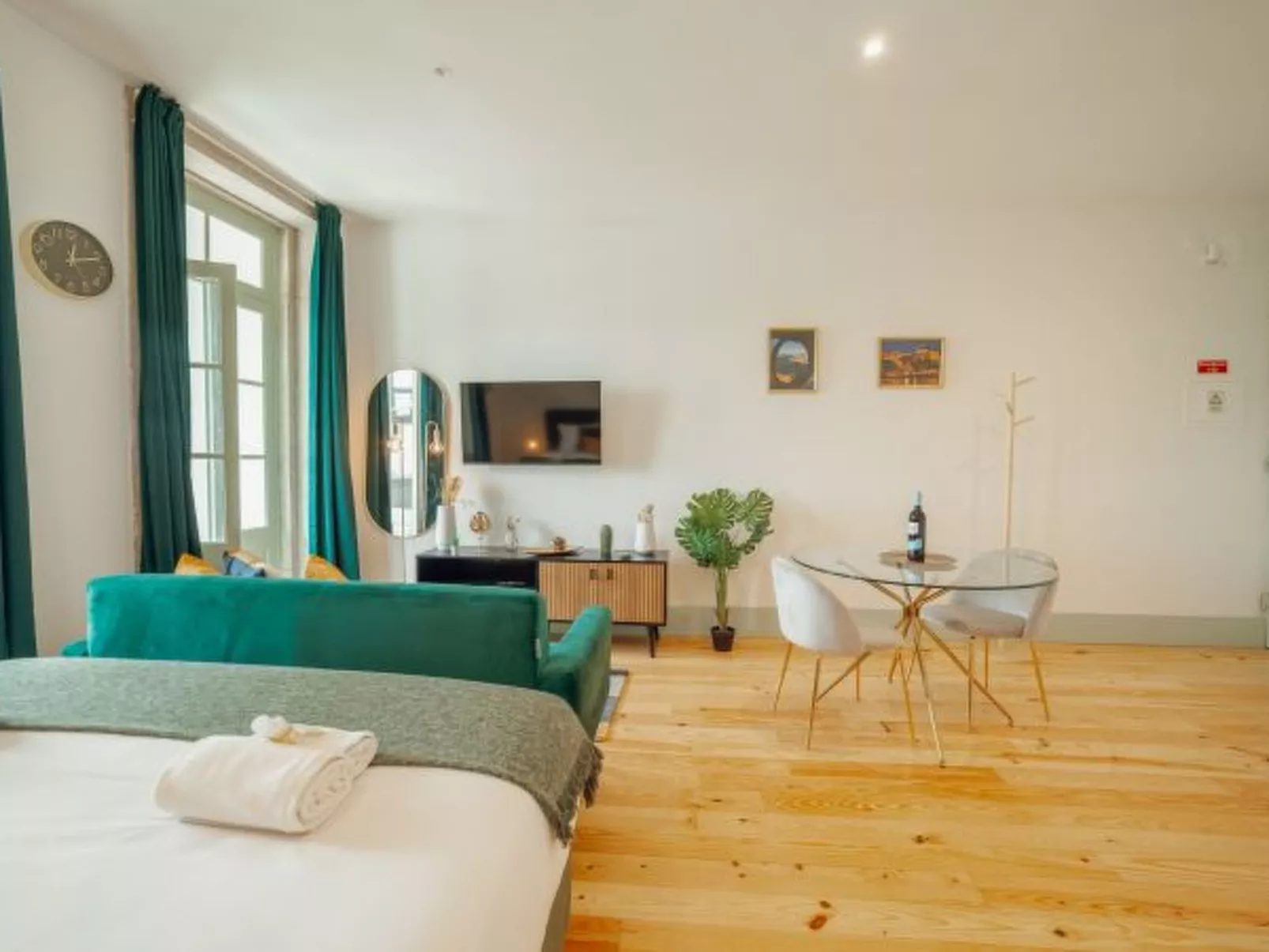 DOWNTOWN SUITE D by VACATIONY - Binnen