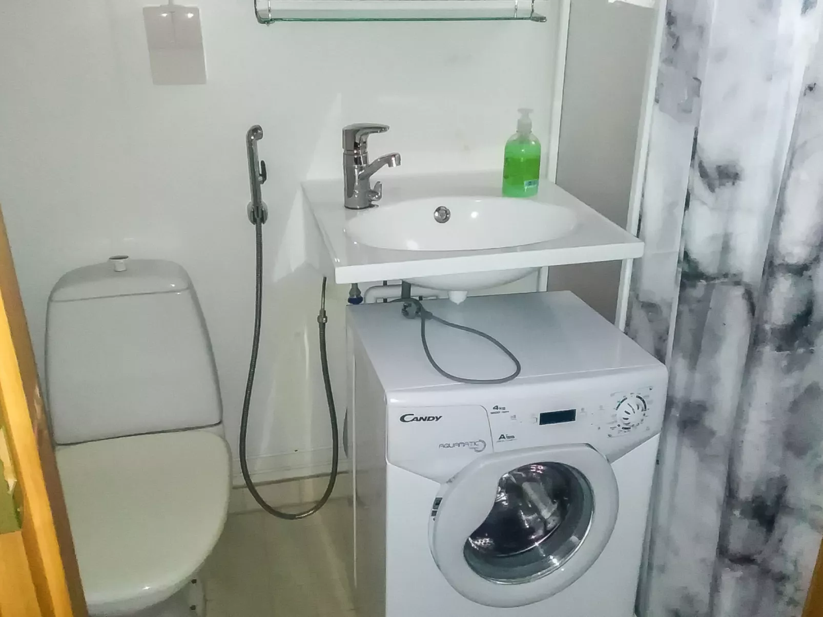 Kulta-käkönen 6 by bomba - Binnen