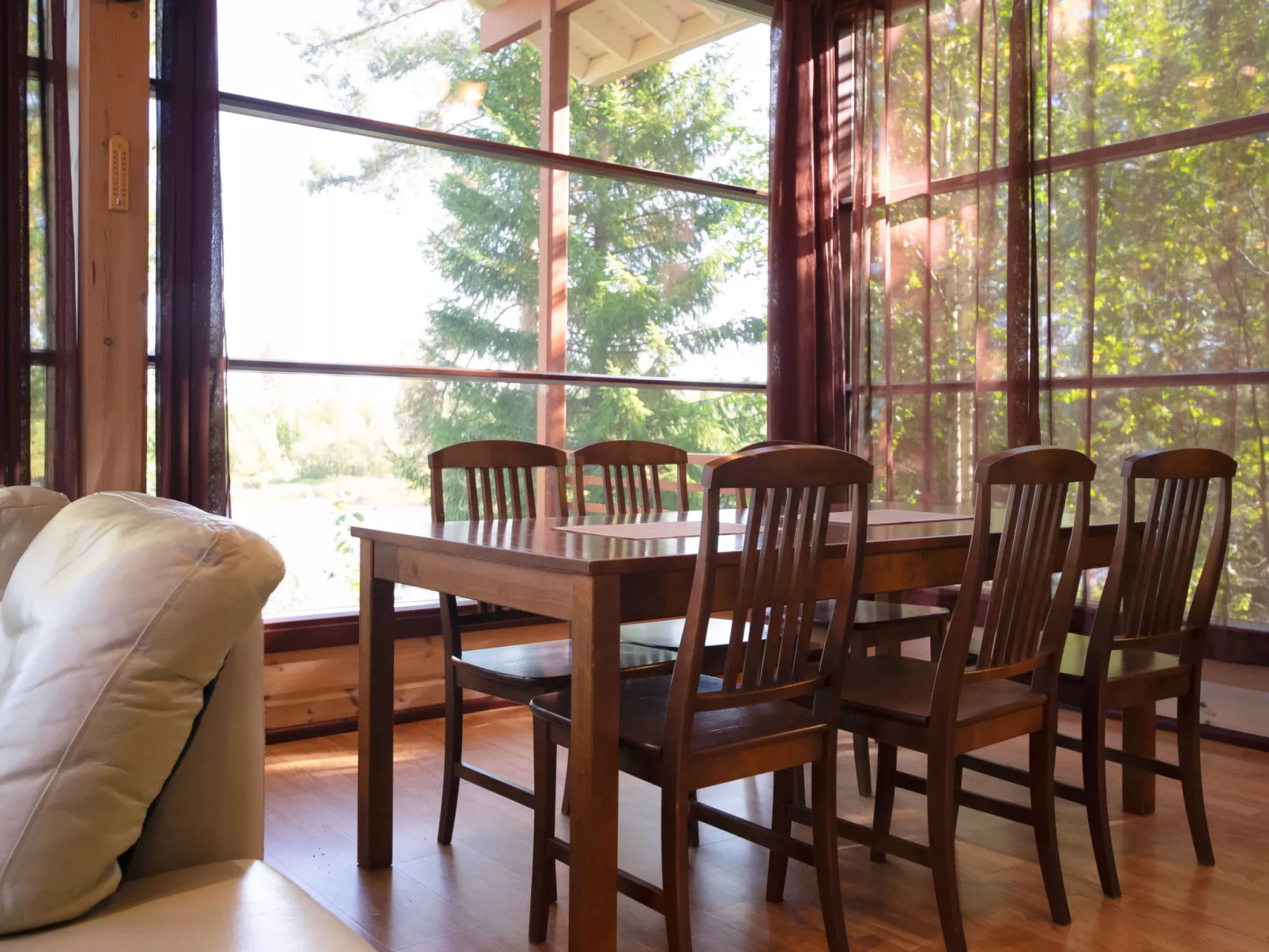 Tiirinniemi 27 a - Binnen