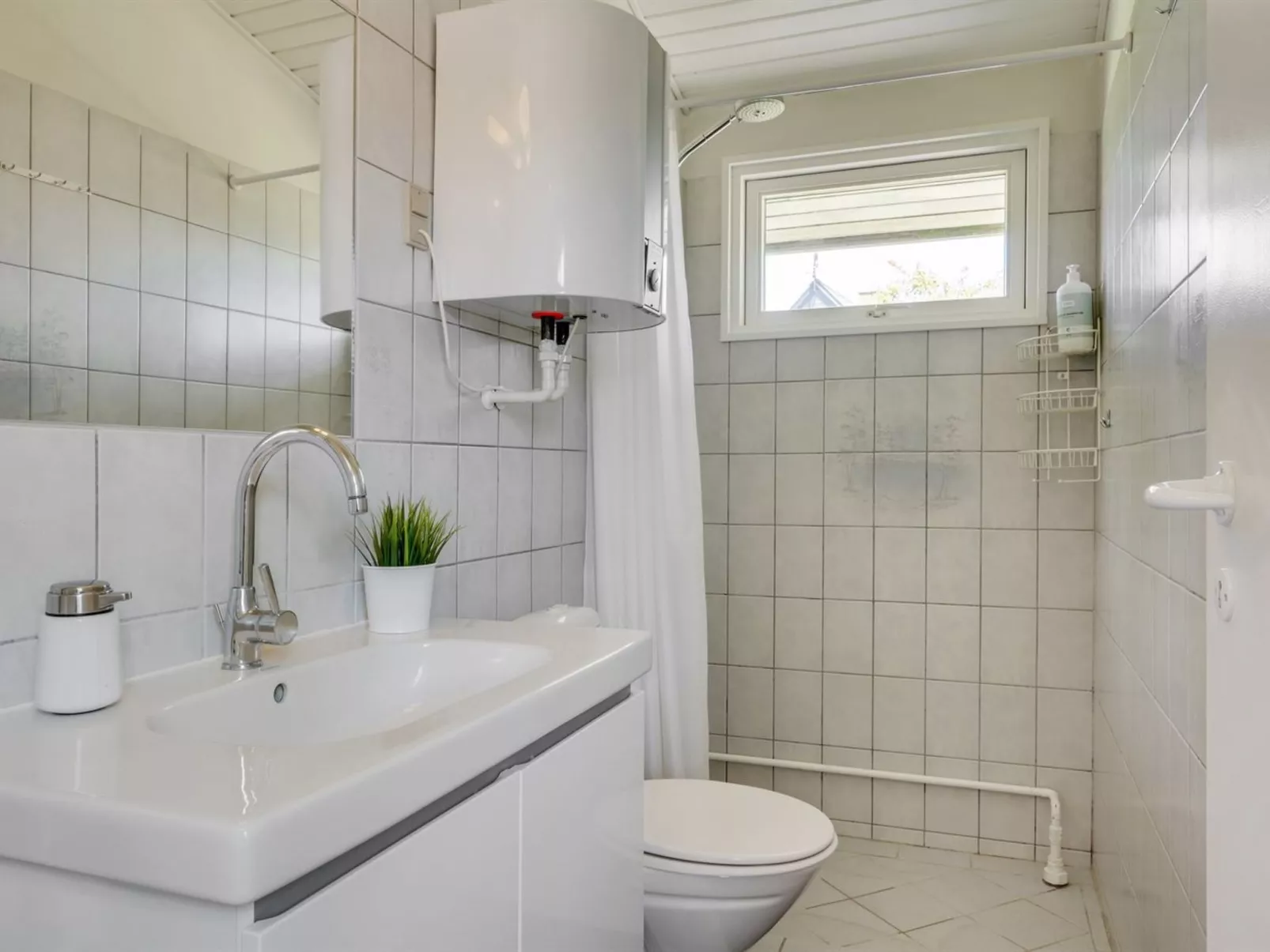 "Tobrjön" - 200m to the fjord - Binnen