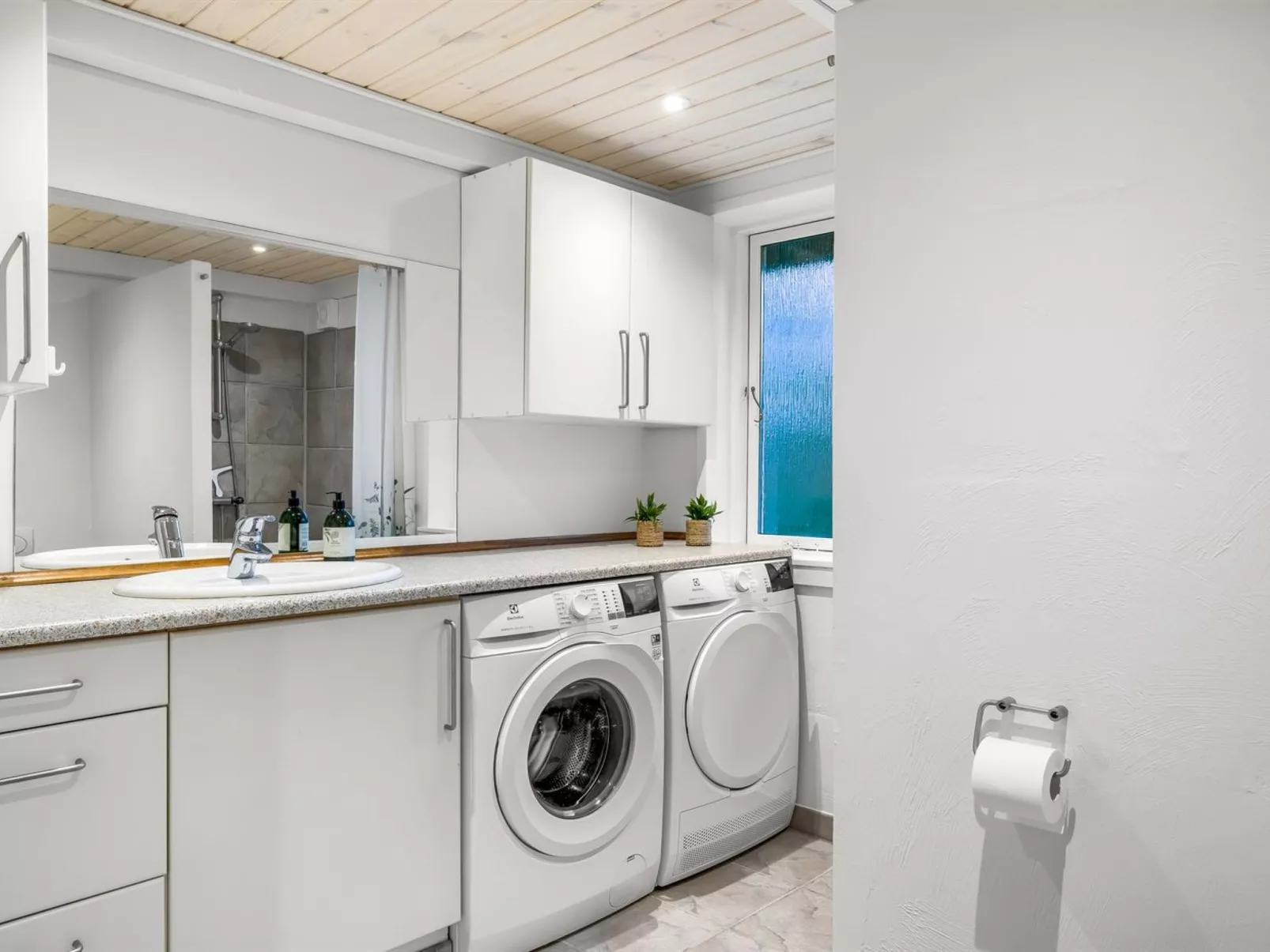 "Heina" - 25km from the sea - Binnen