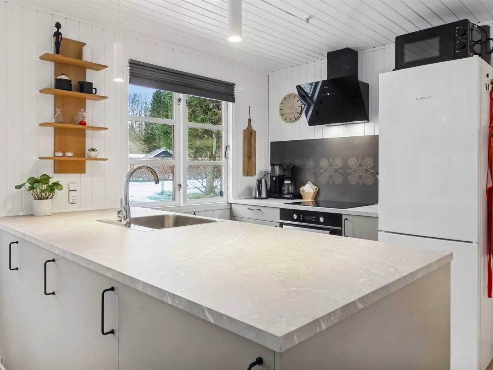 "Hubertina" - 30km from the sea - Binnen