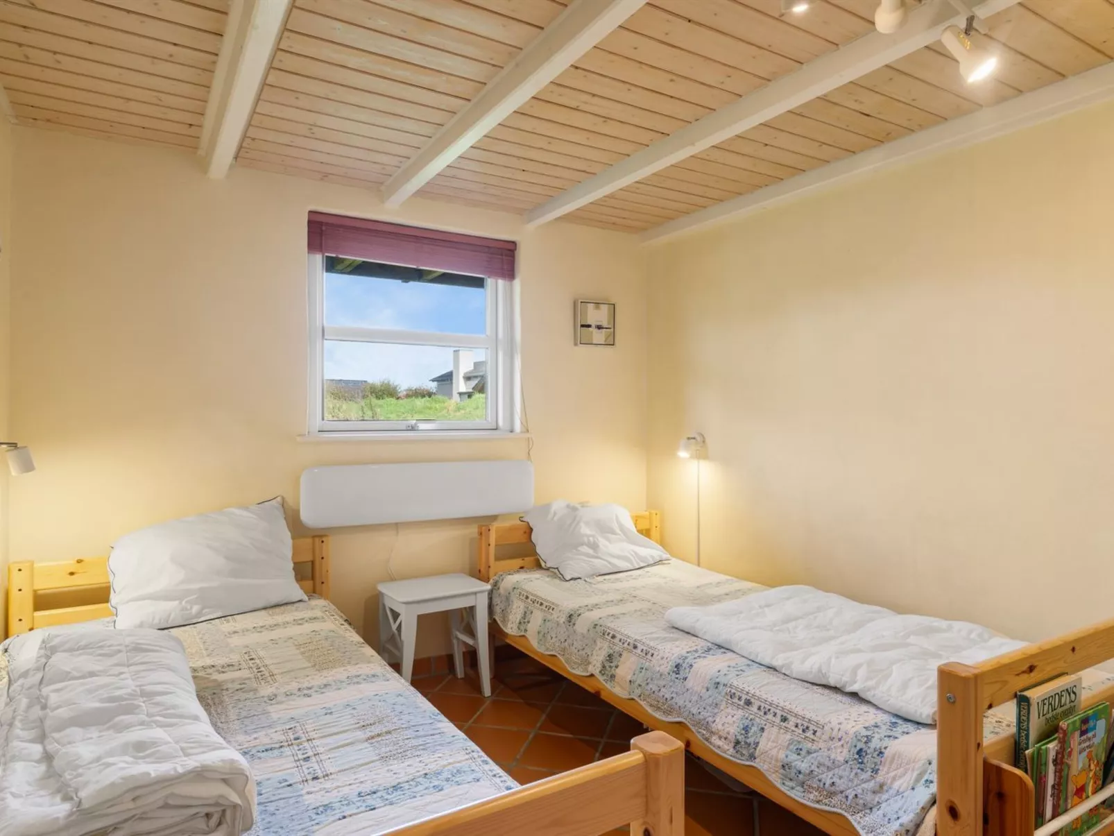 "Engelbertine" - 30m from the sea - Binnen