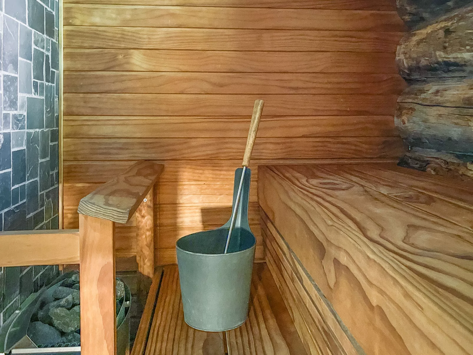 Kuusi-ruka 6 - Binnen