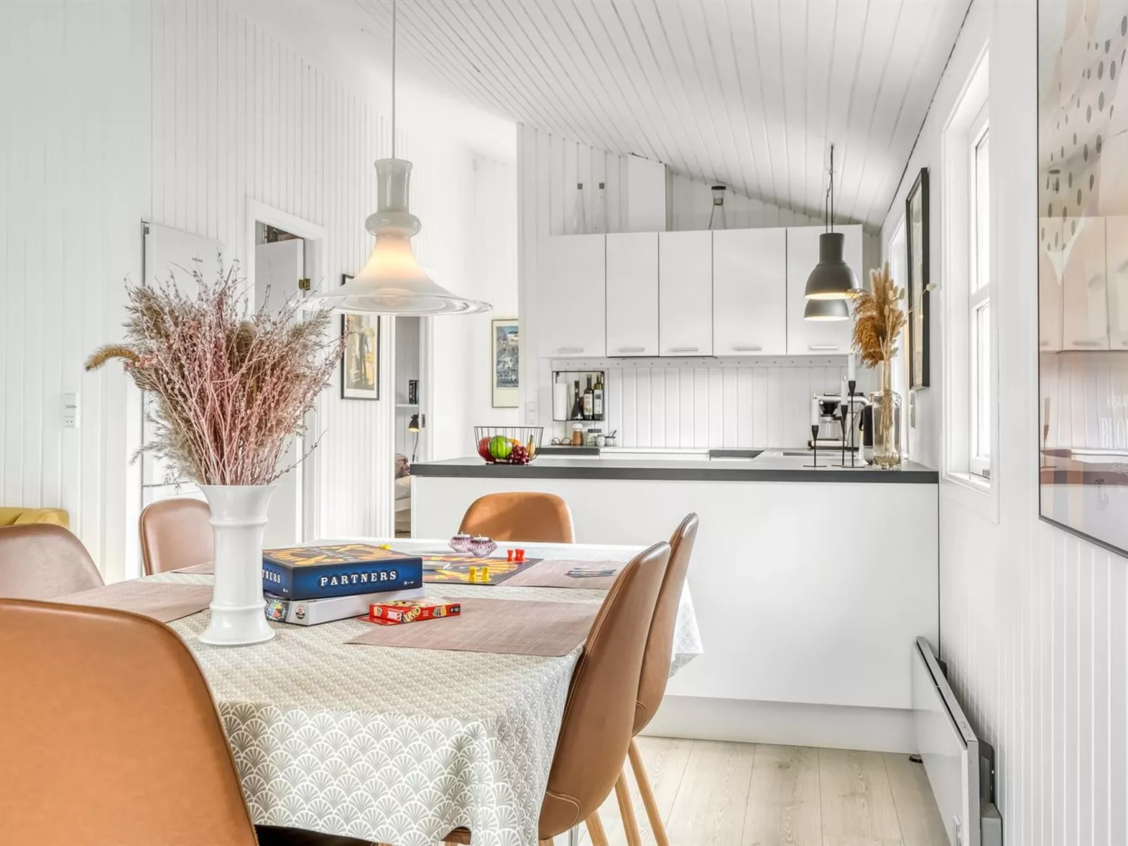 "Annamie" - 1.8km from the sea - Binnen