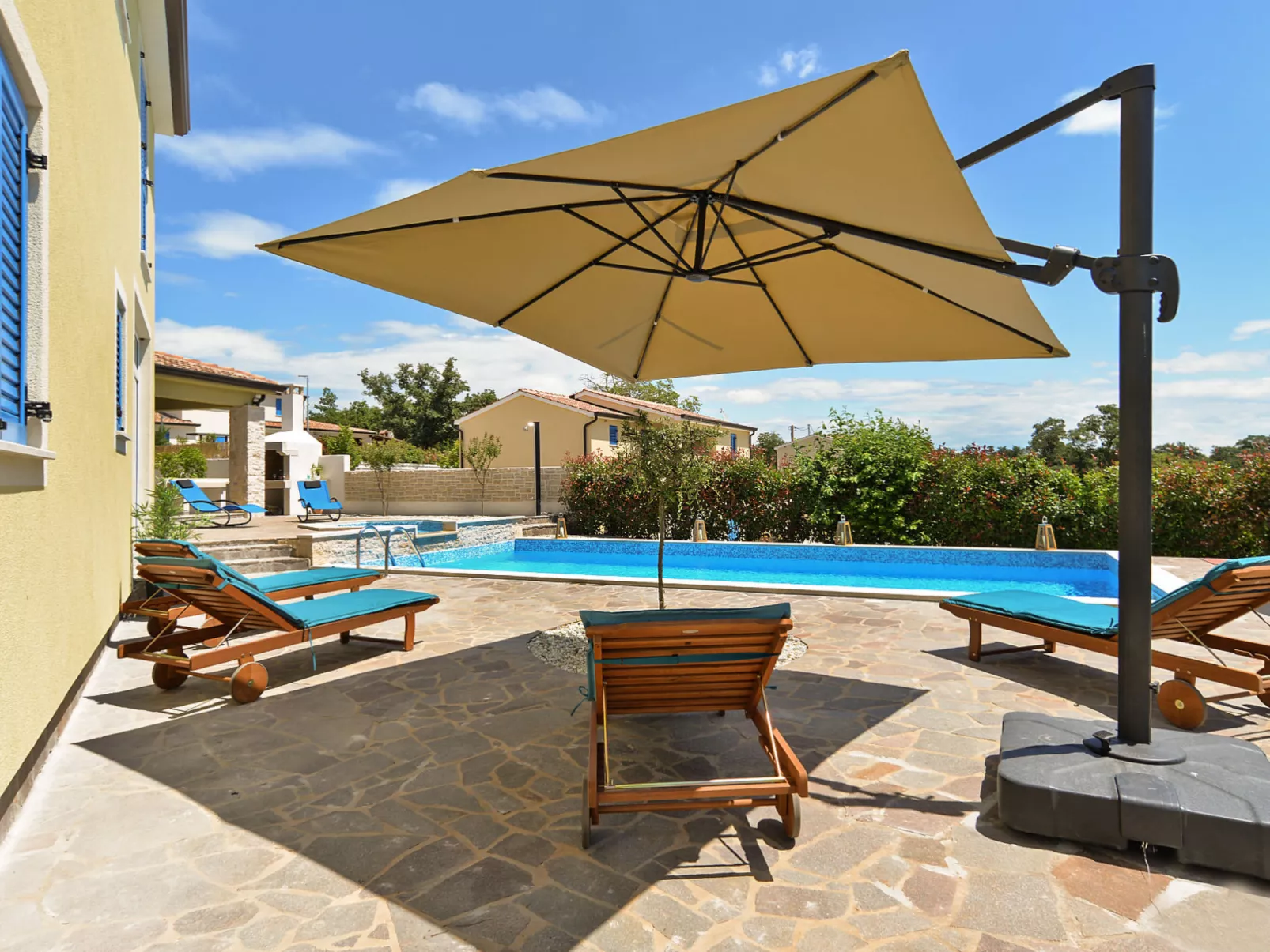 Villa 1519 - Image-tags.info